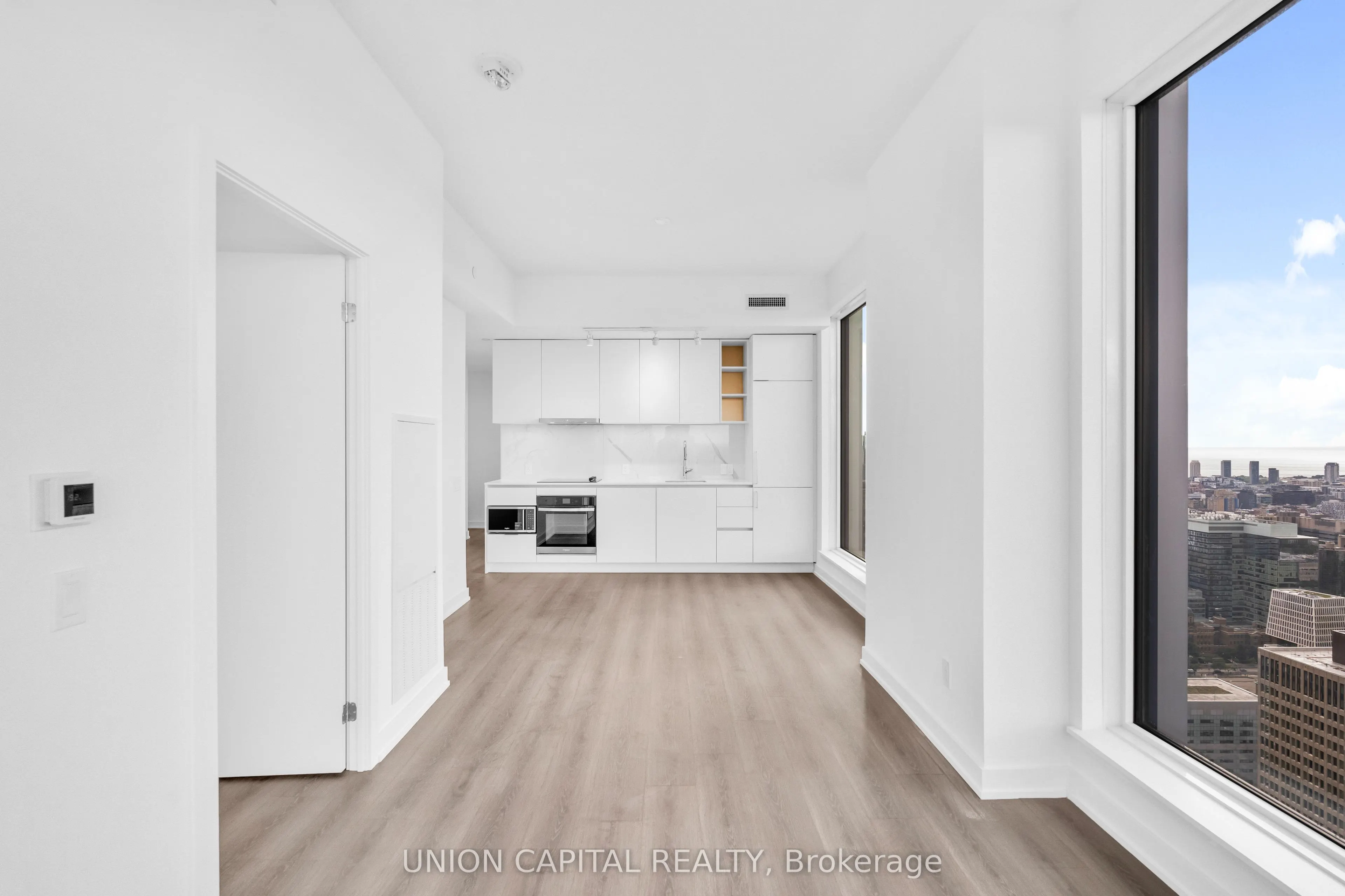 8 WELLESLEY ST W Street, #LPH02