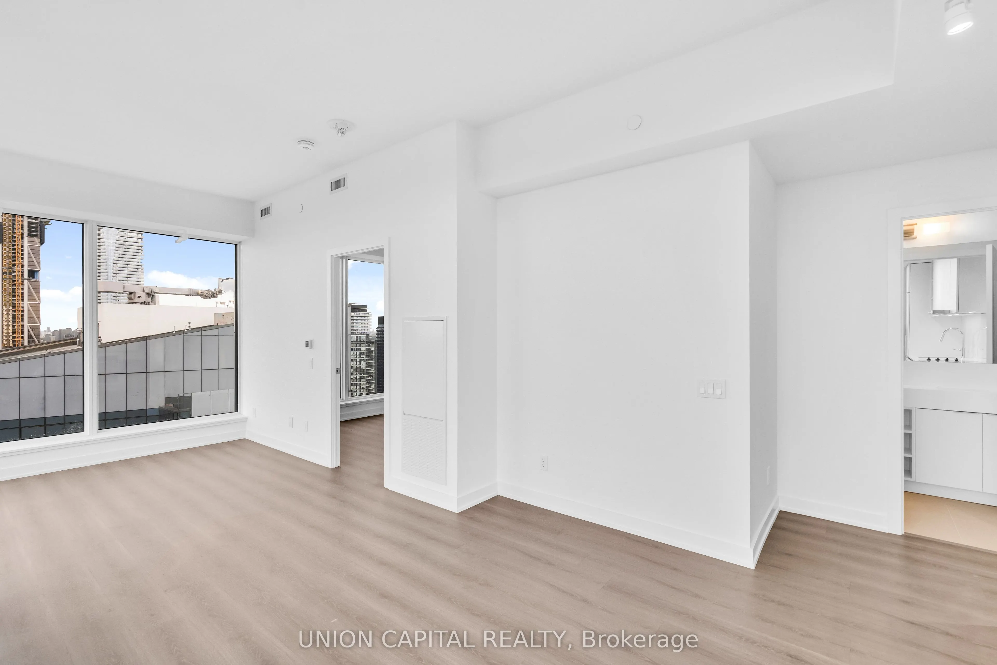 8 WELLESLEY ST W Street, #LPH02