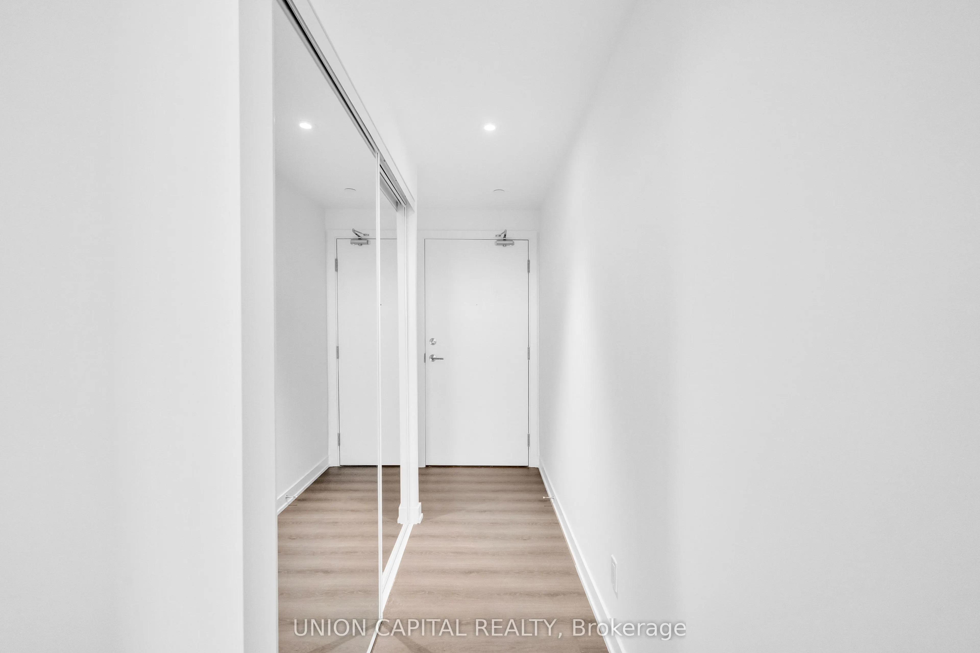 8 WELLESLEY ST W Street, #LPH02
