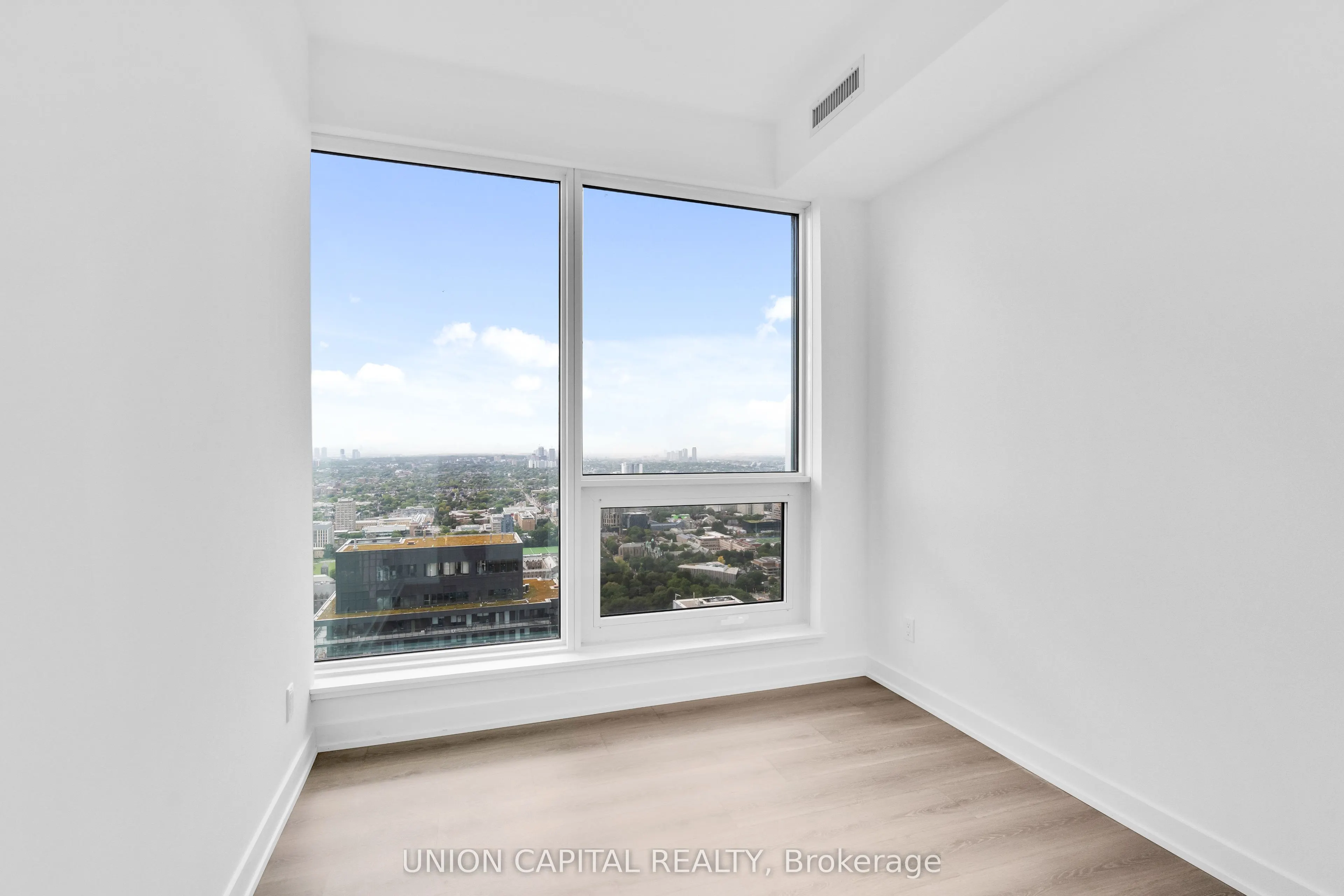 8 WELLESLEY ST W Street, #LPH02
