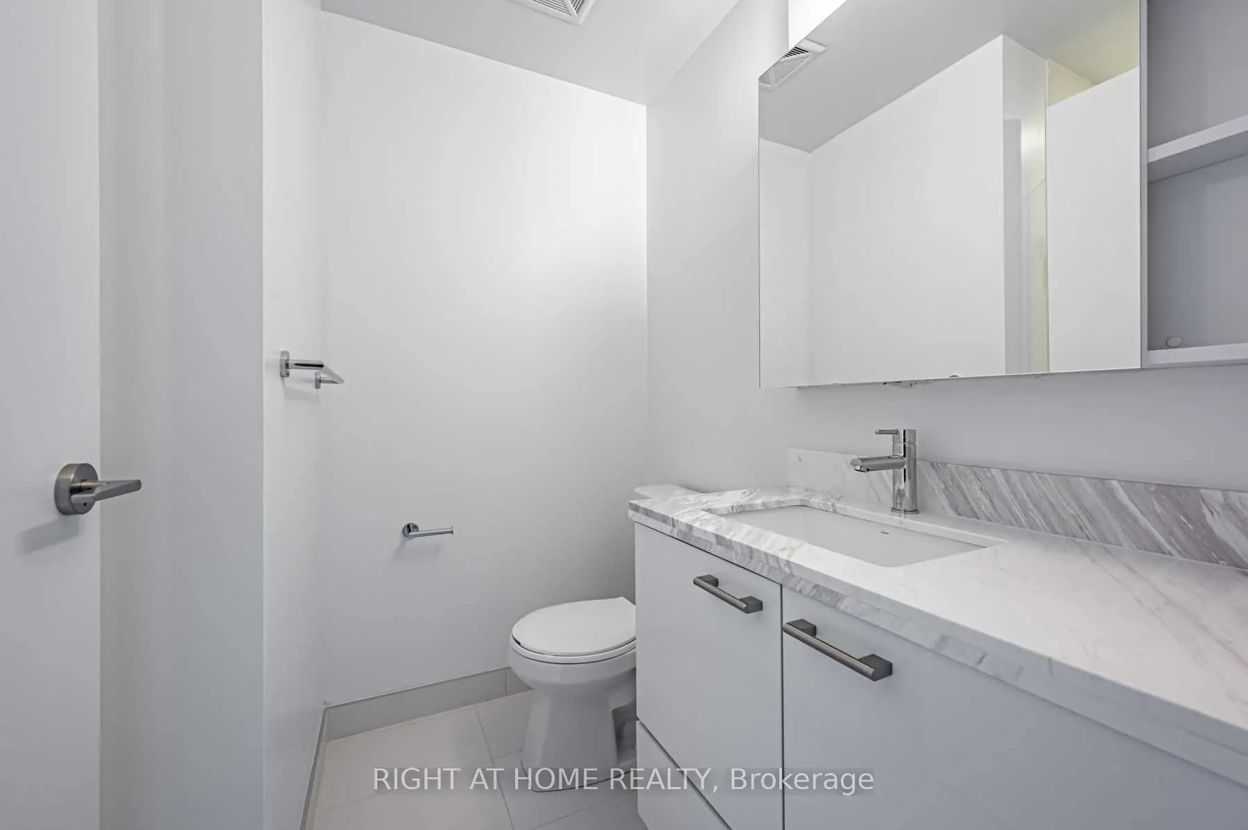 2221 Yonge Street, #5106