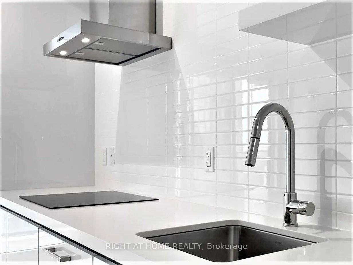2221 Yonge Street, #5106