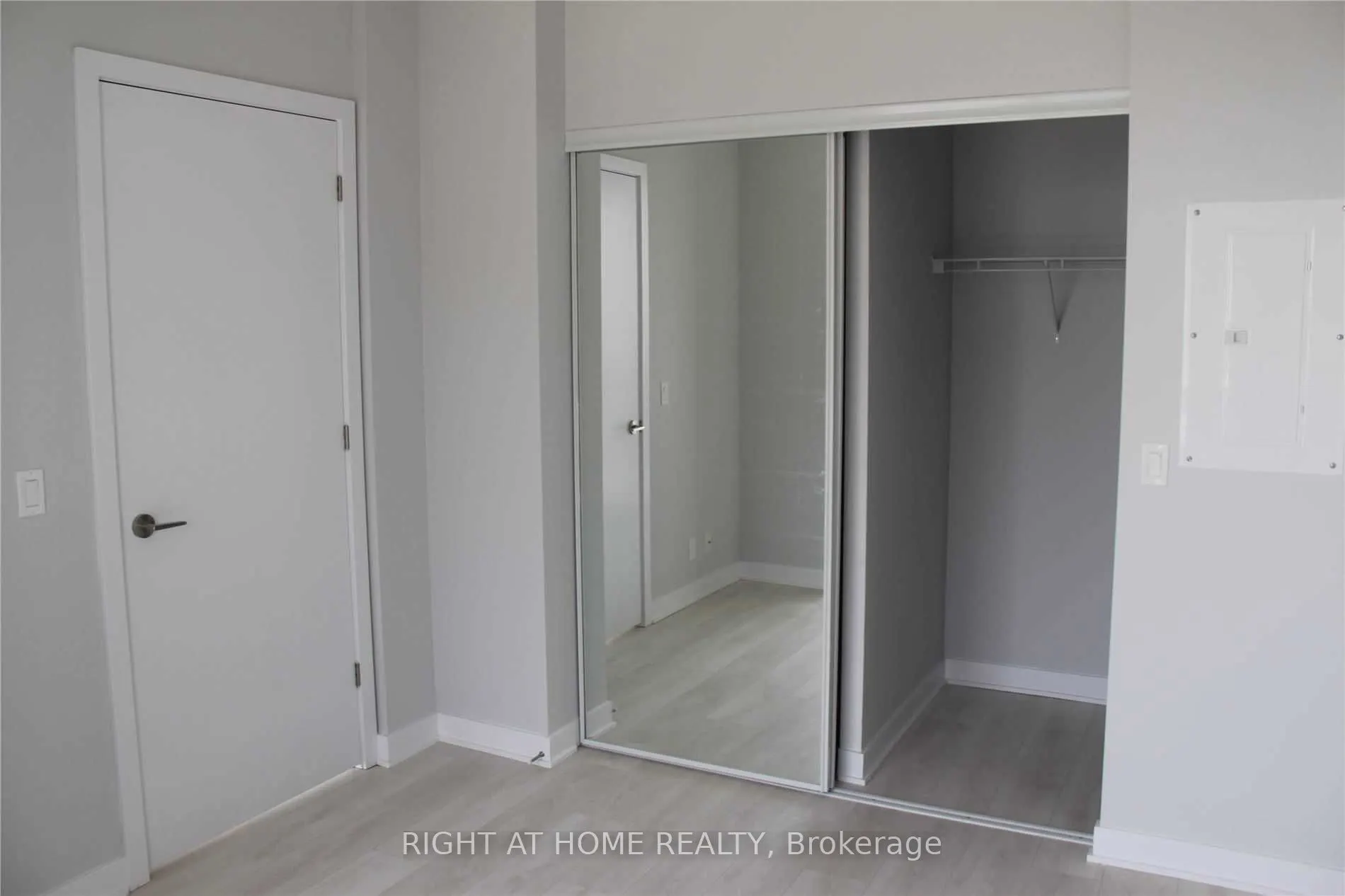 2221 Yonge Street, #5106