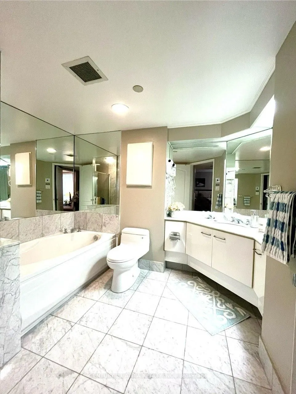 38 Elm Street, #1115