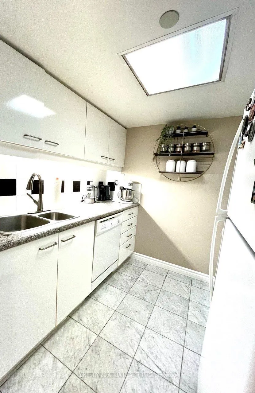 38 Elm Street, #1115