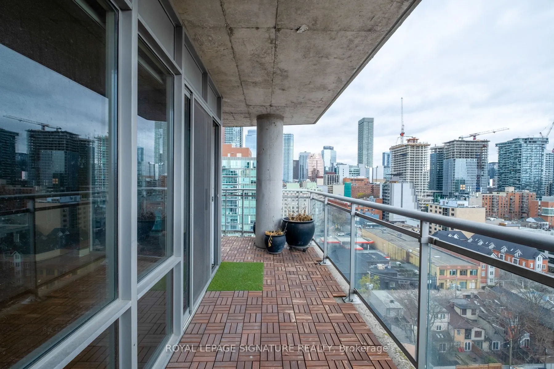 255 Richmond Street E, #1505
