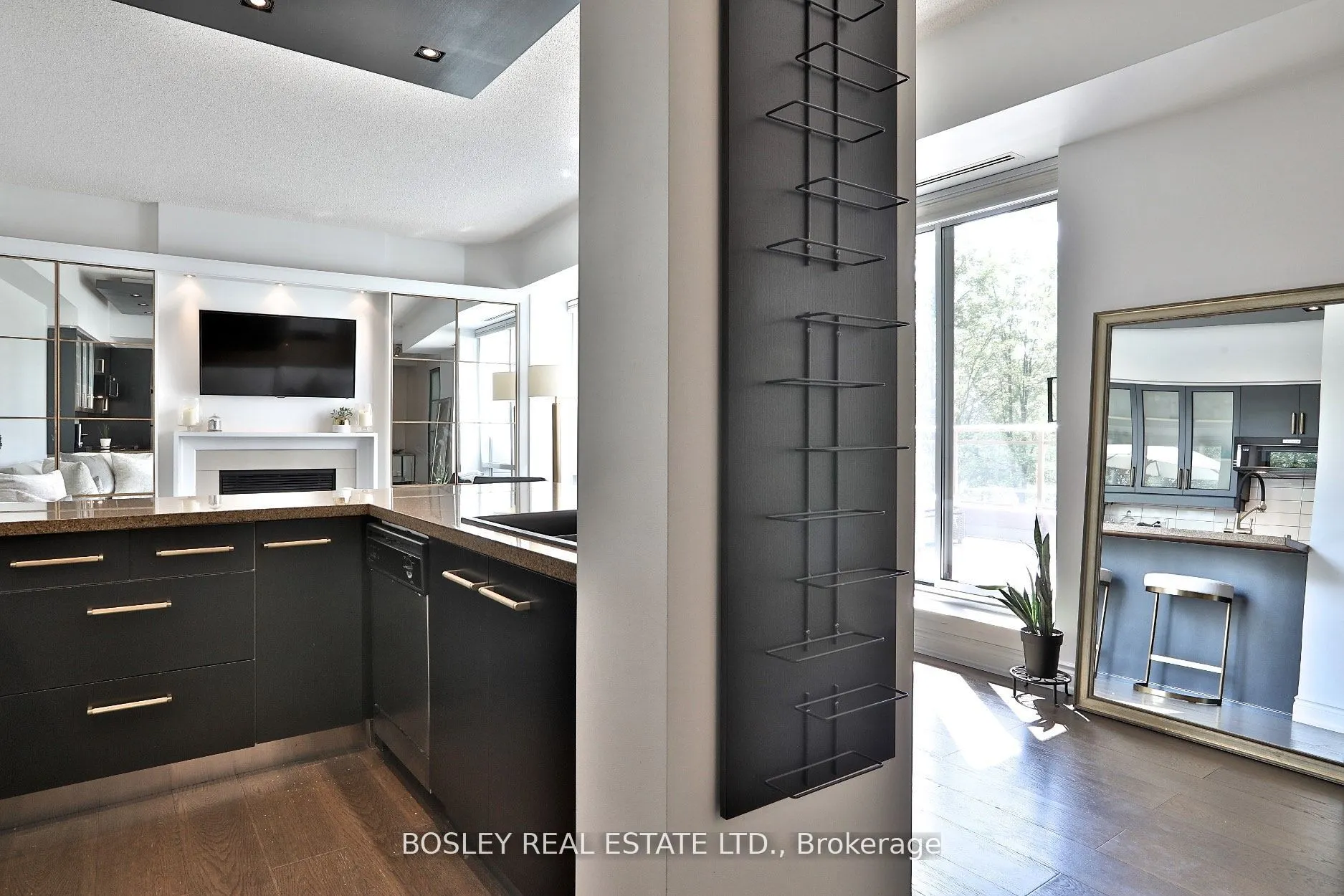 500 Queens Quay W, #208W