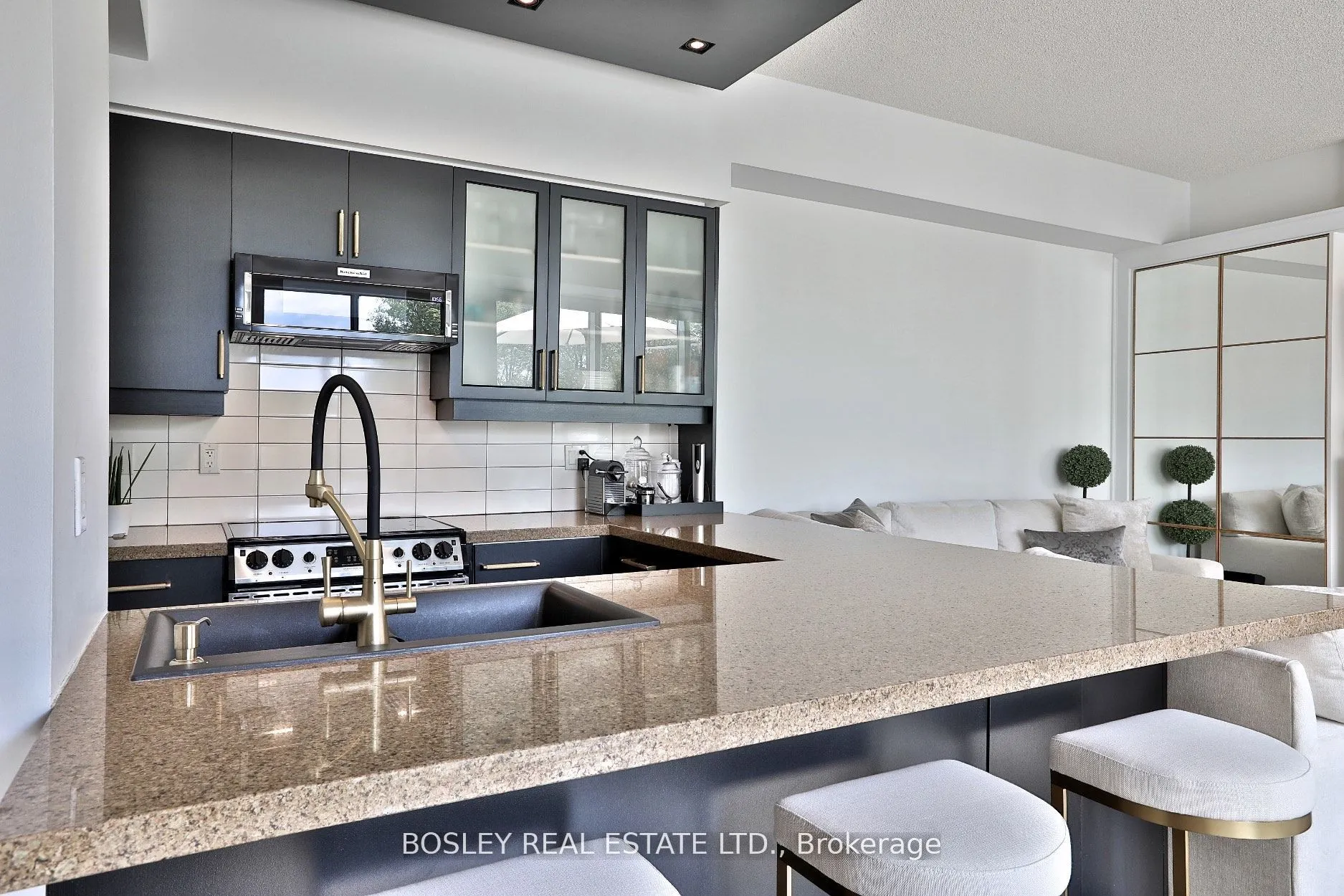 500 Queens Quay W, #208W