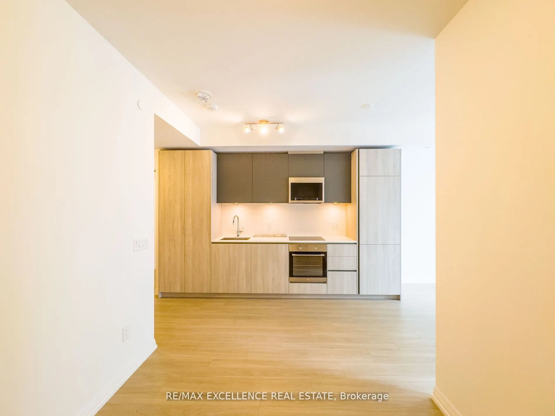 28 Widmer Street, #4122