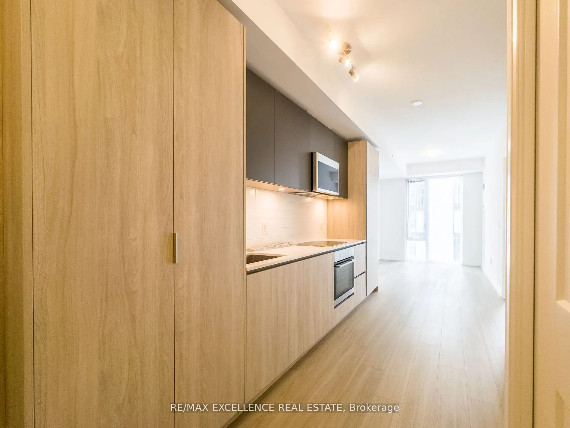 28 Widmer Street, #4122