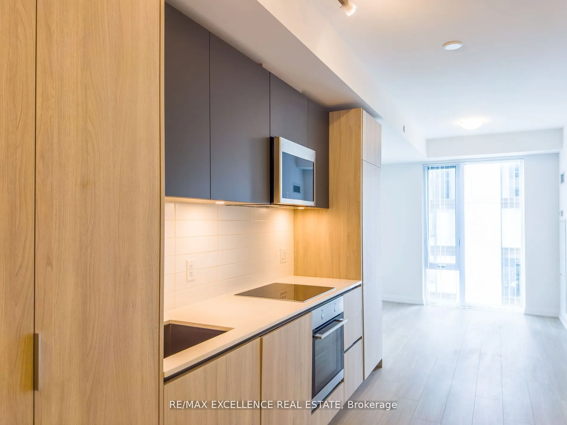 28 Widmer Street, #4122