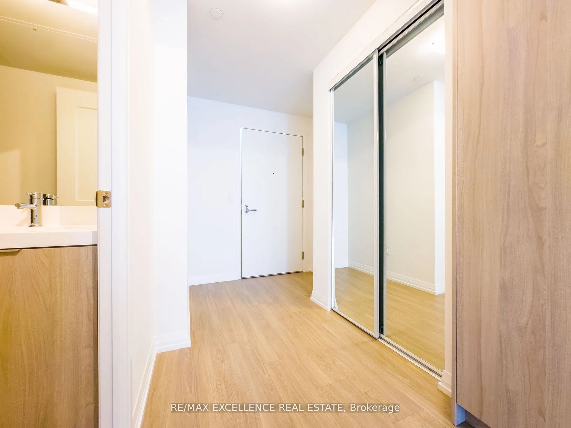 28 Widmer Street, #4122