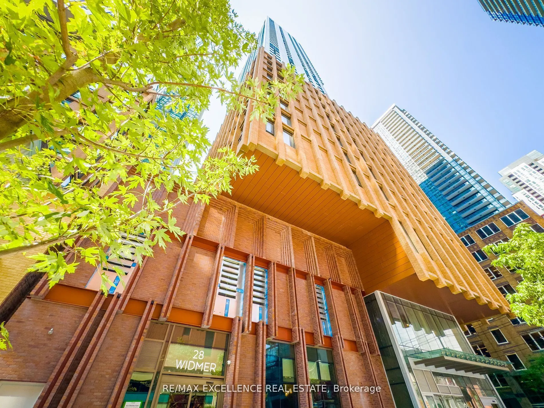 28 Widmer Street, #4122