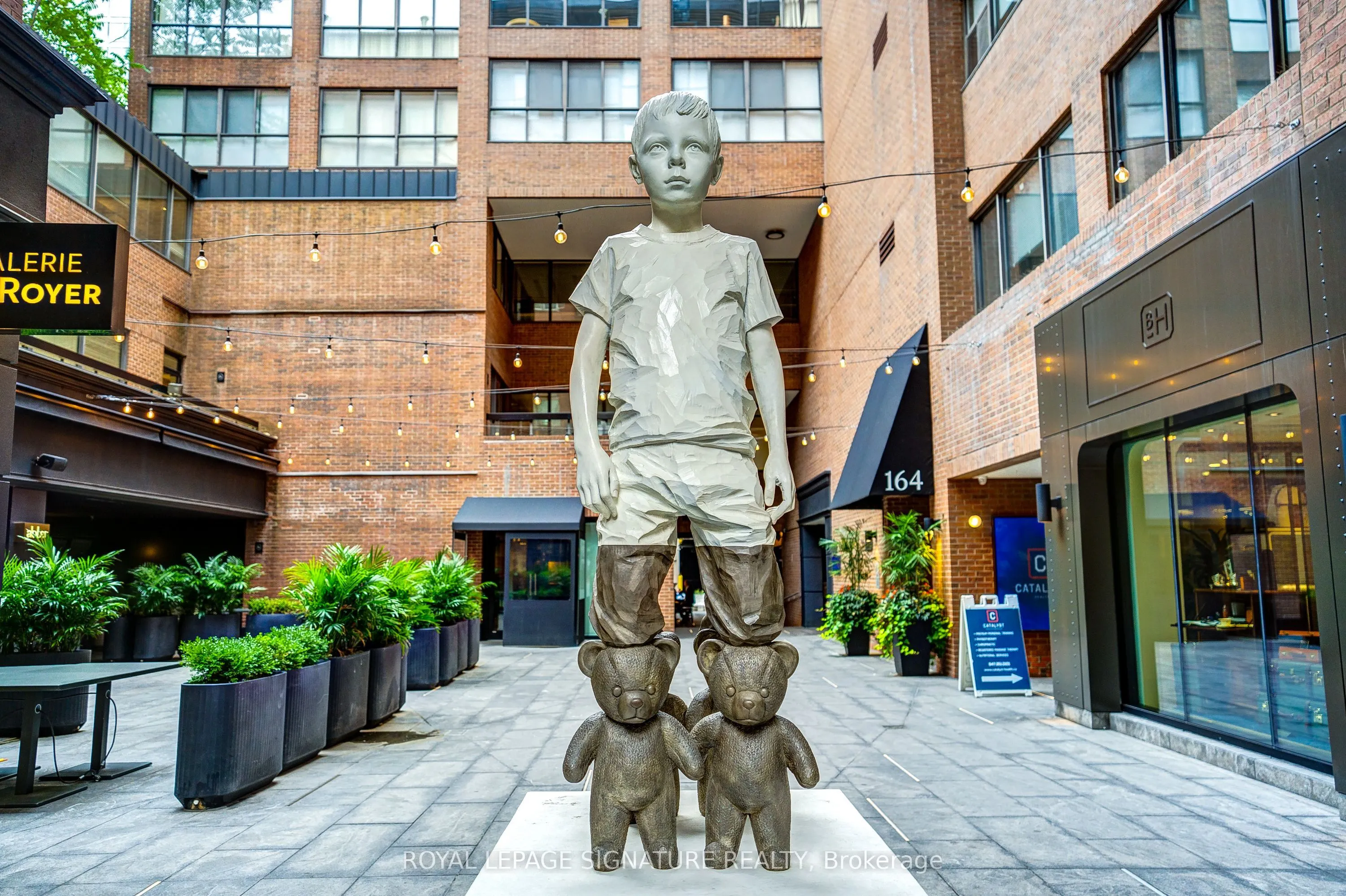 155 Yorkville Avenue, #1218