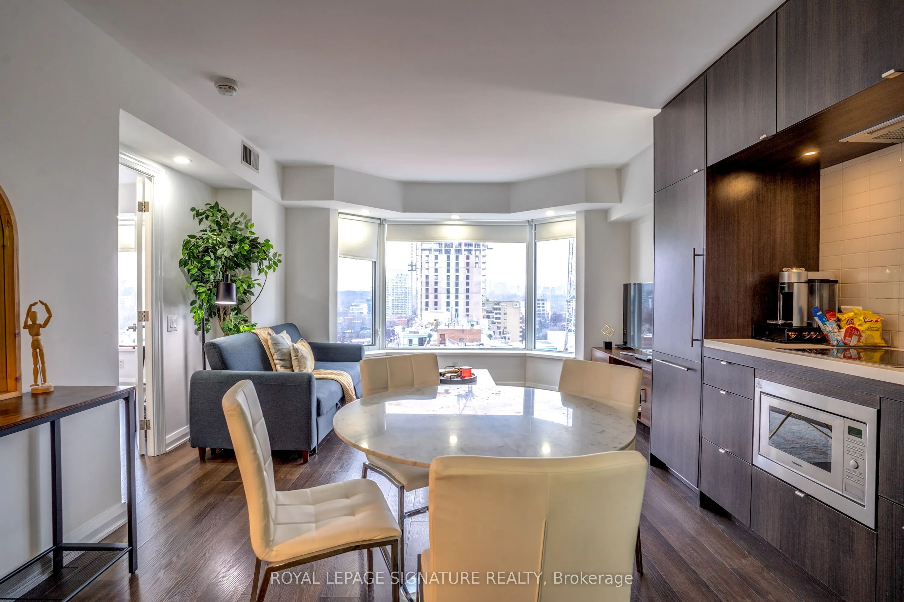 155 Yorkville Avenue, #1218