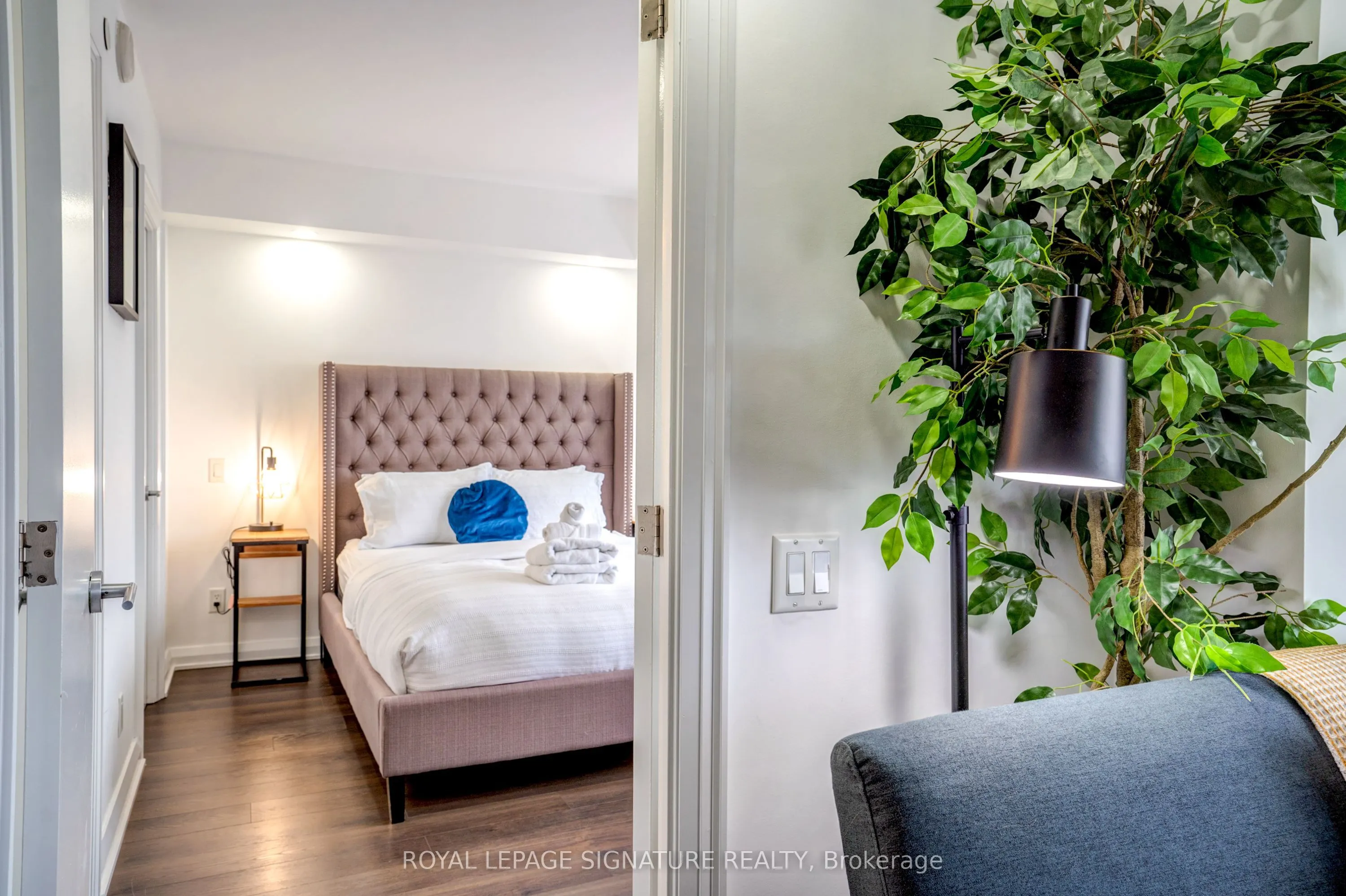 155 Yorkville Avenue, #1218