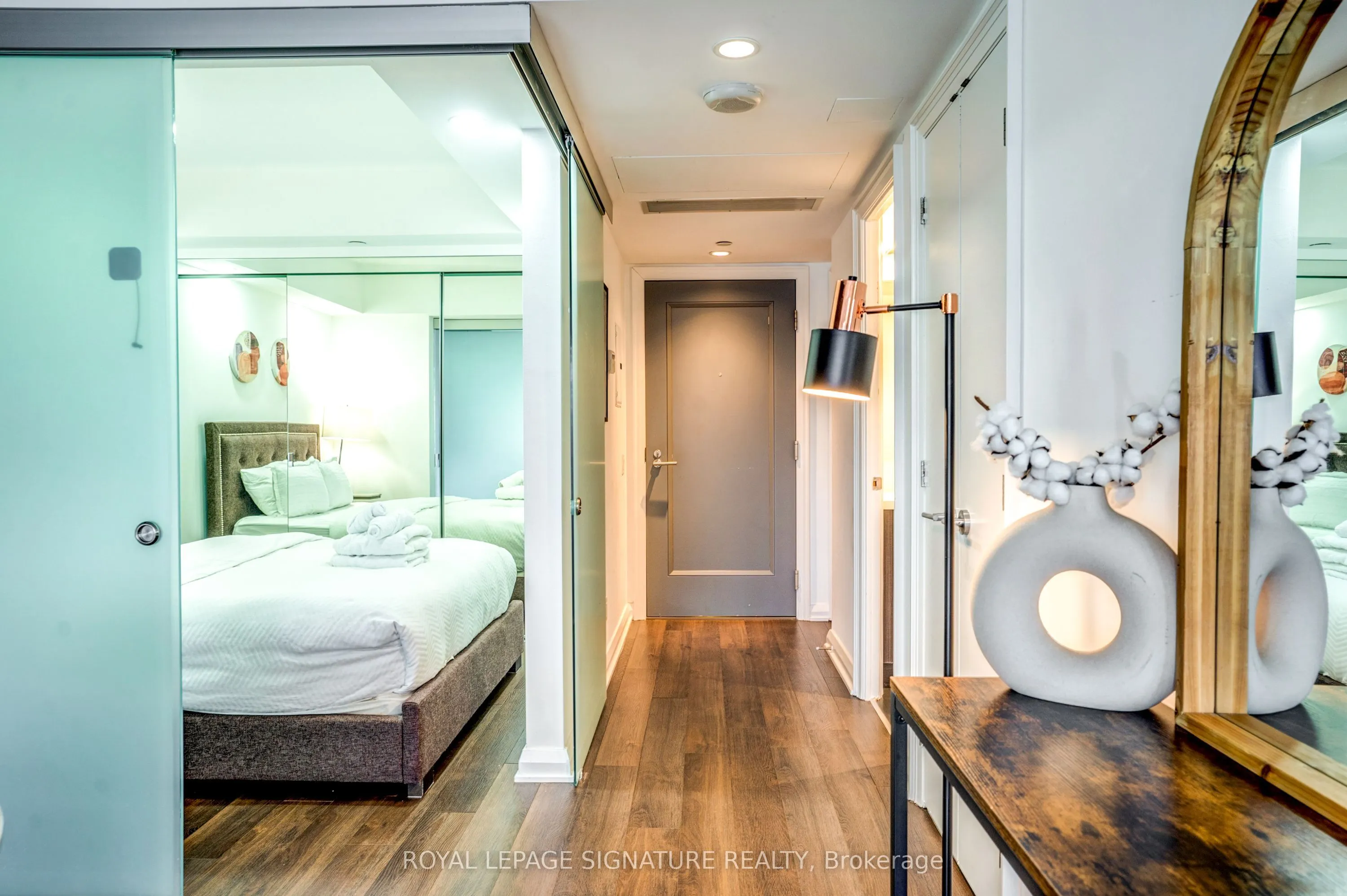 155 Yorkville Avenue, #1218