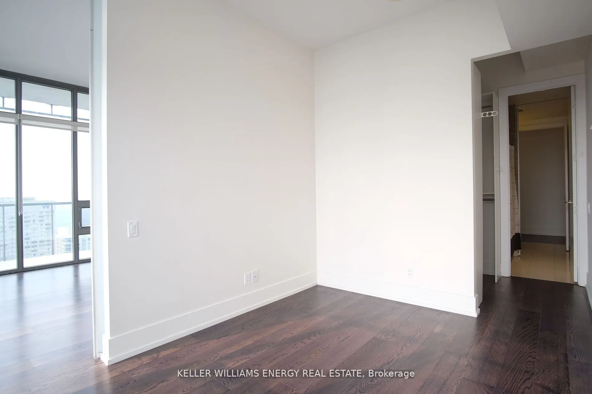 33 Charles Street E, #4305
