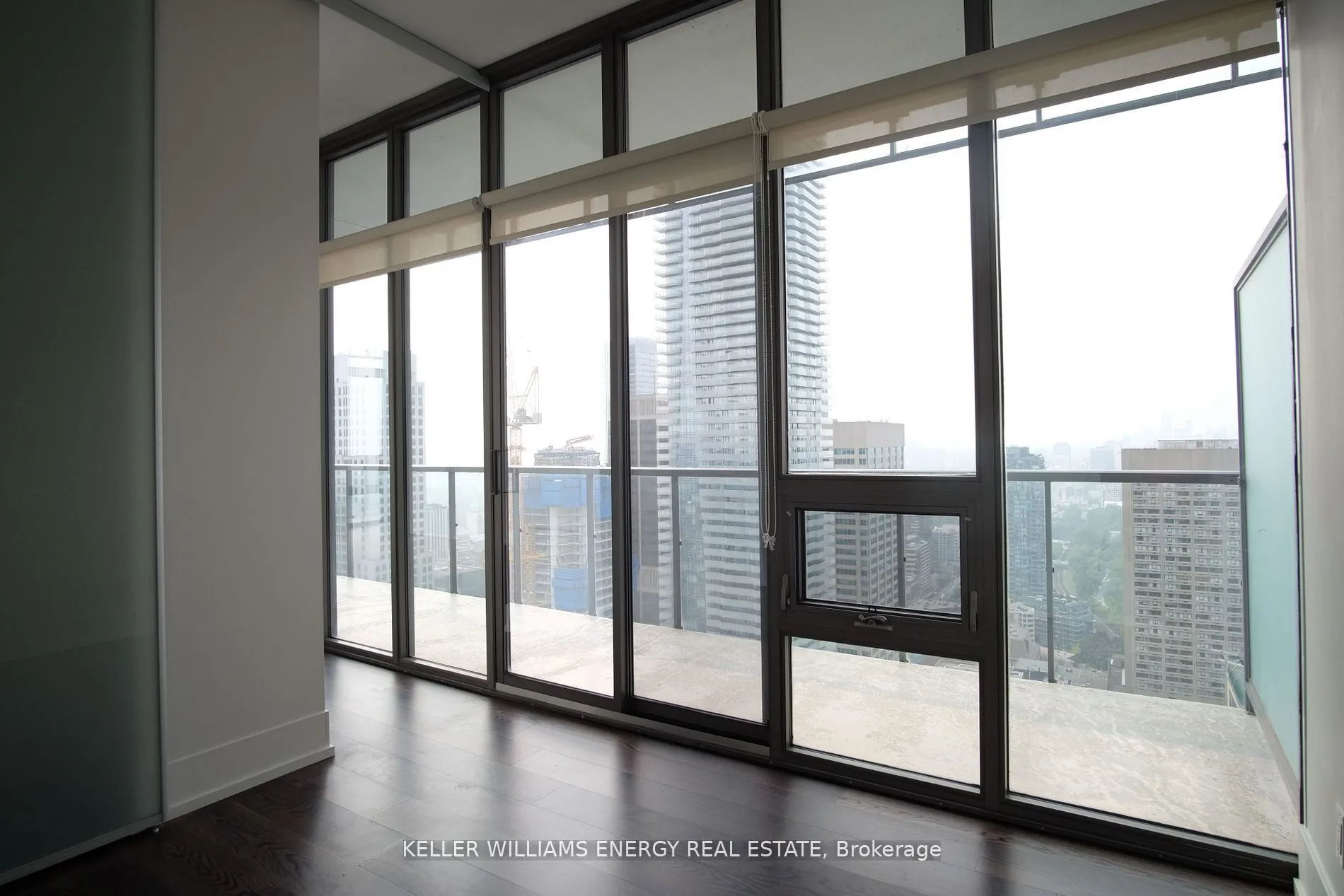 33 Charles Street E, #4305