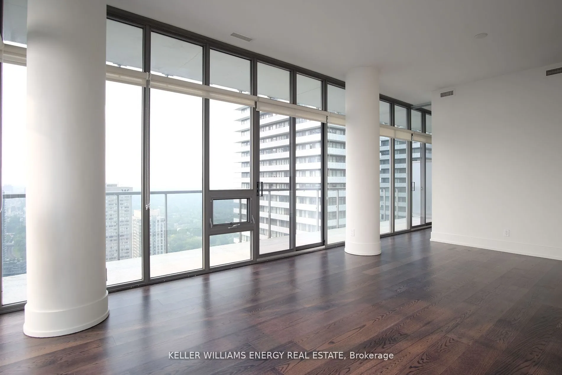 33 Charles Street E, #4305