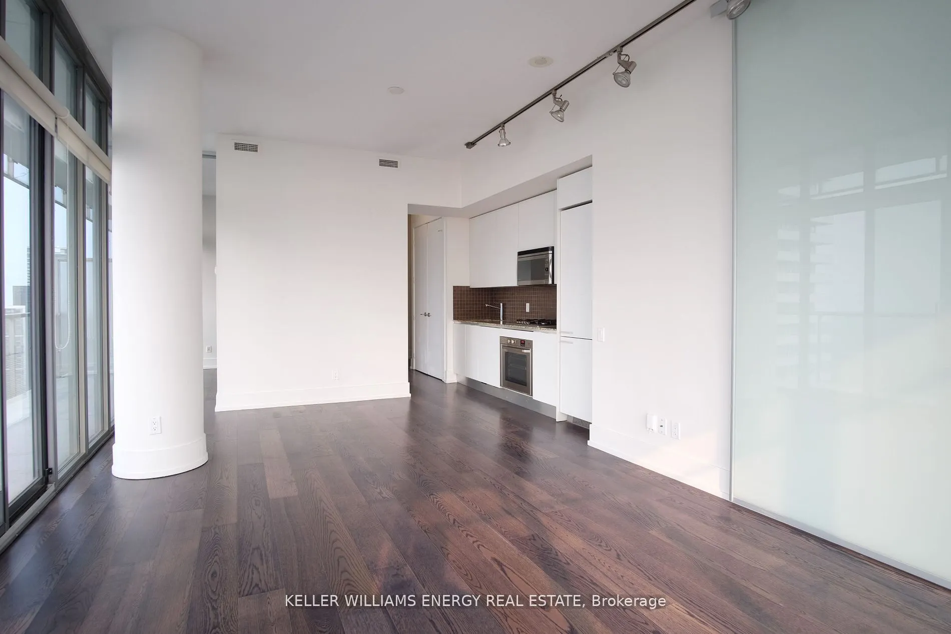 33 Charles Street E, #4305