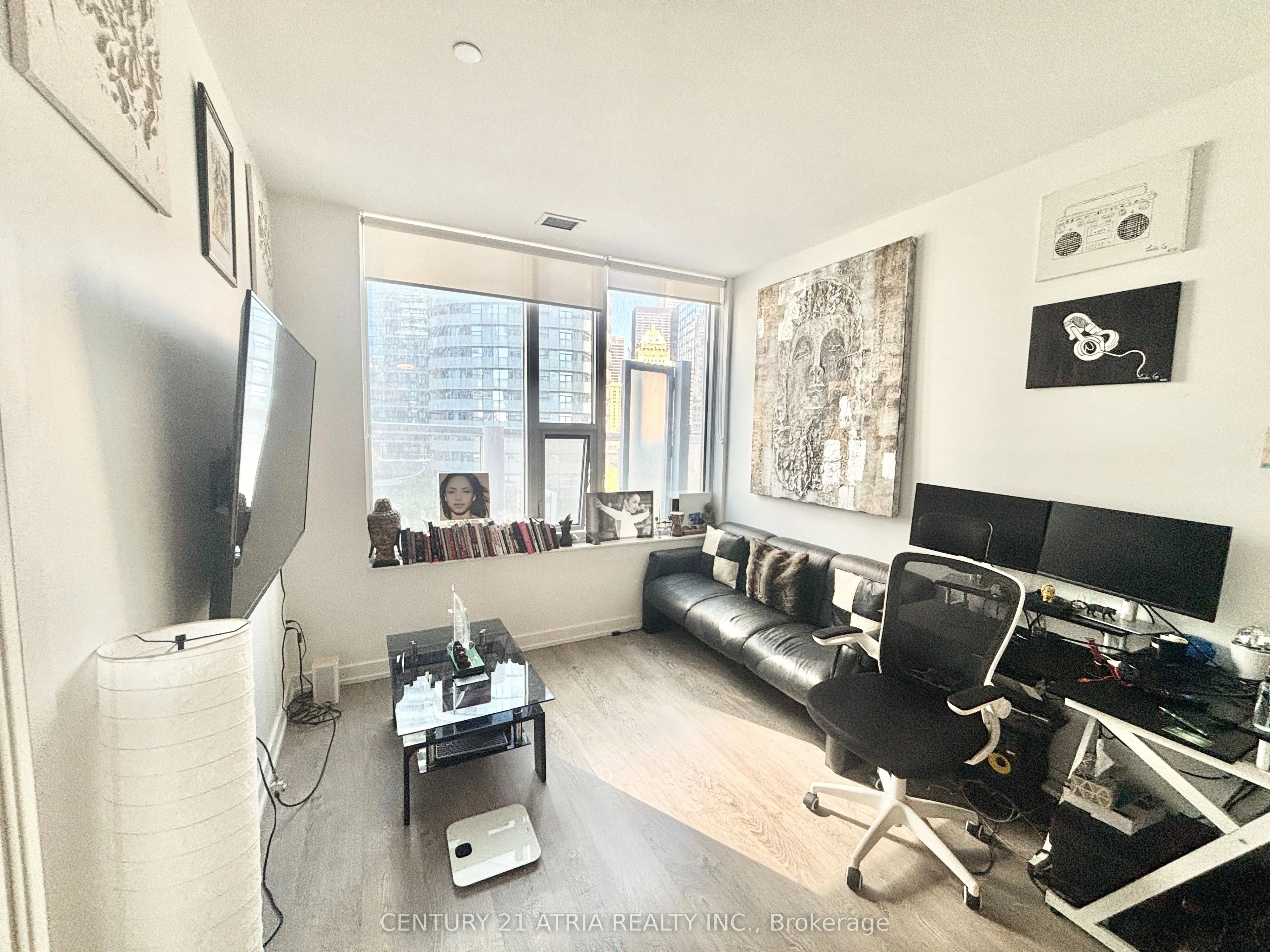 10 York Street, #802