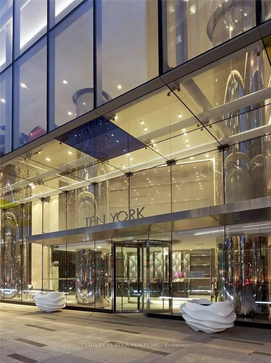10 York Street, #802