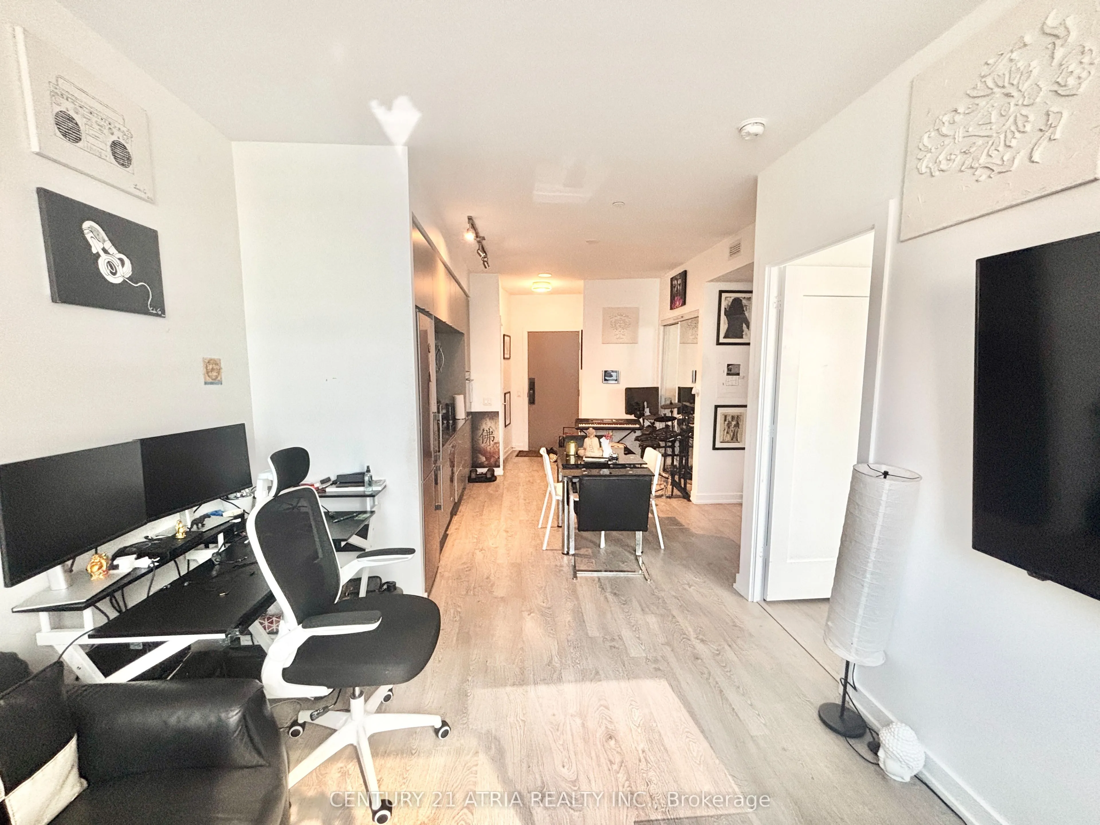 10 York Street, #802