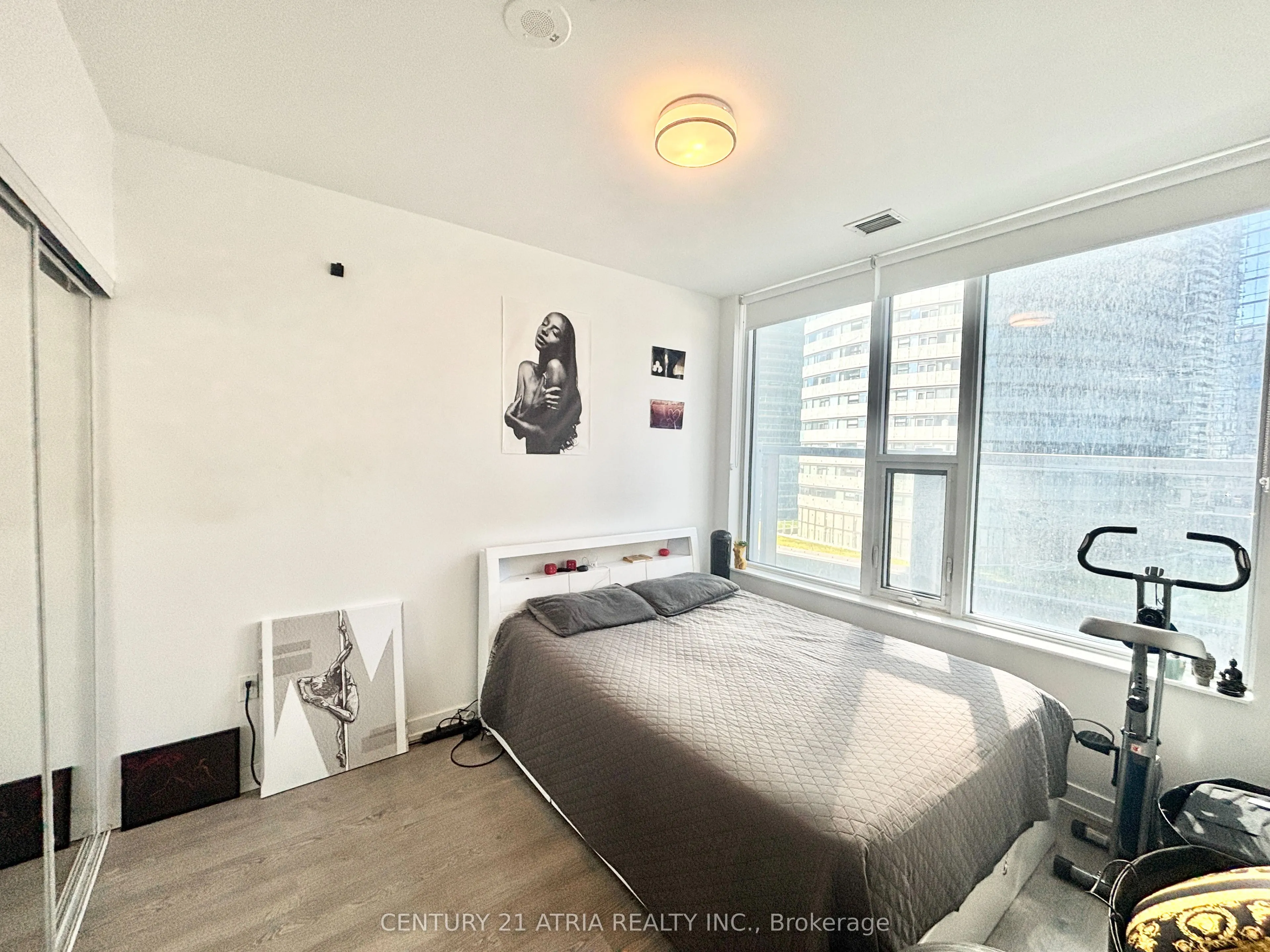 10 York Street, #802