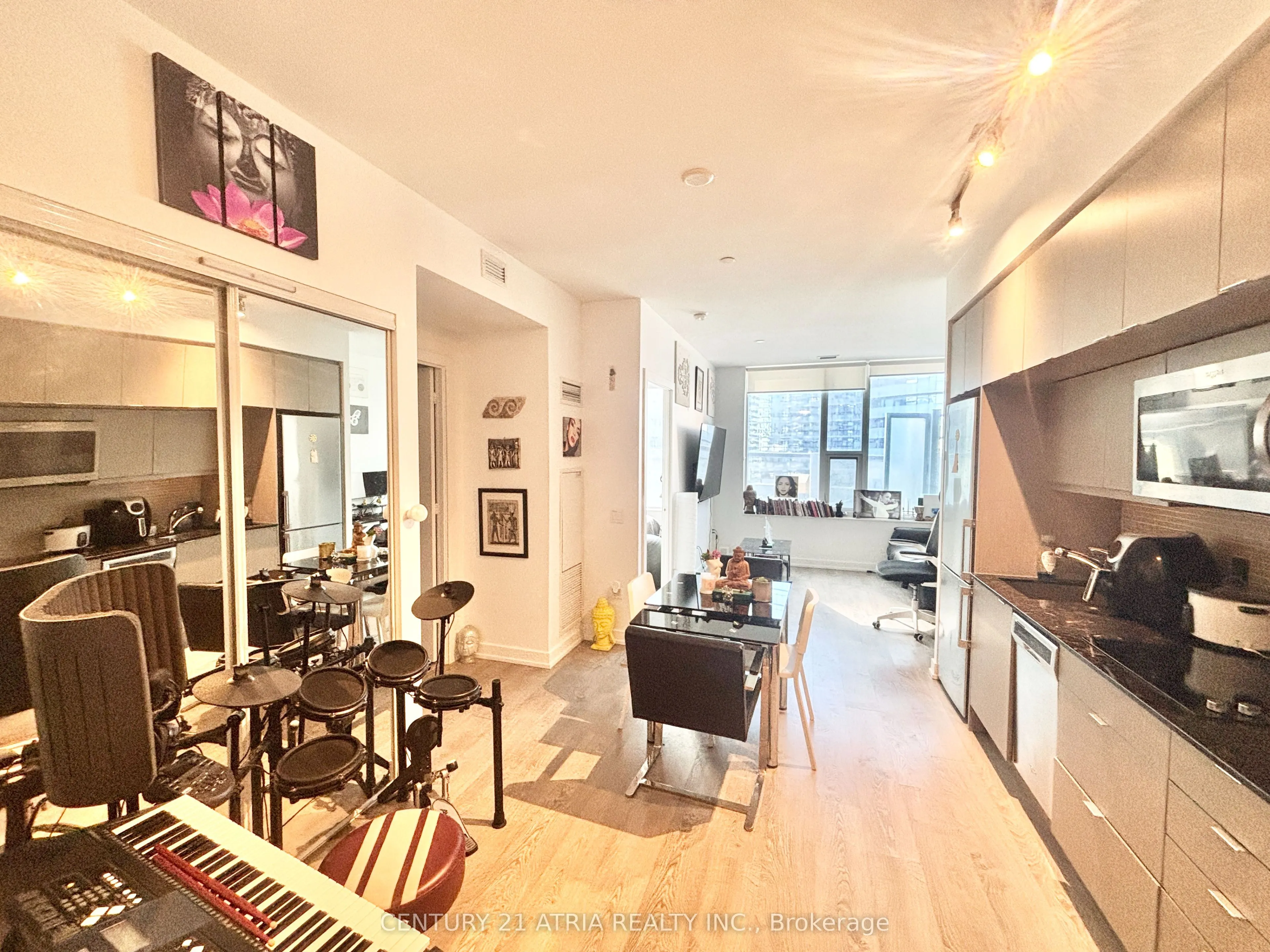 10 York Street, #802