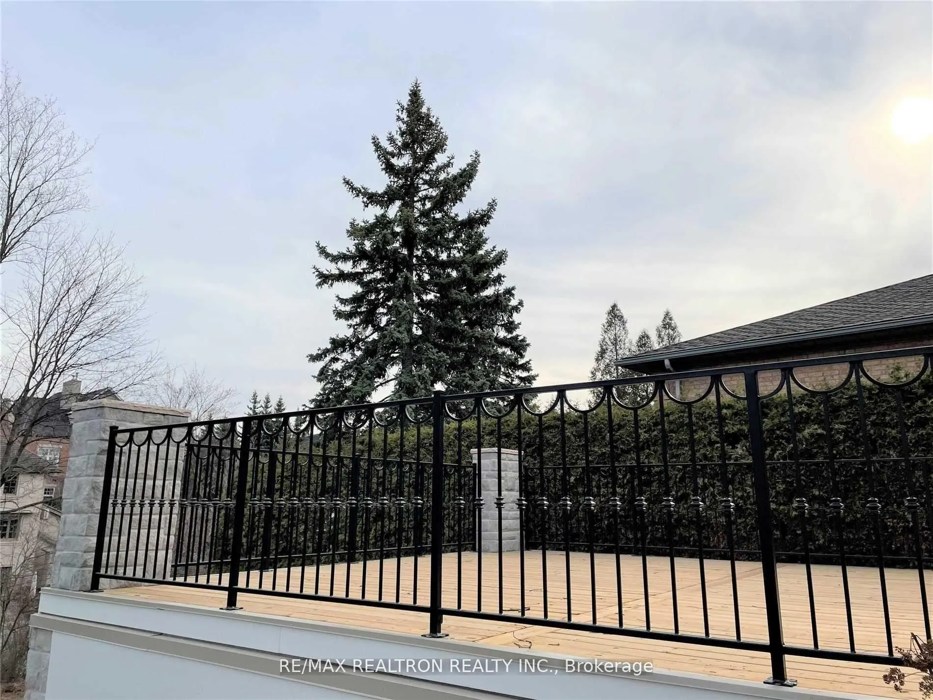 12 Donwoods Drive