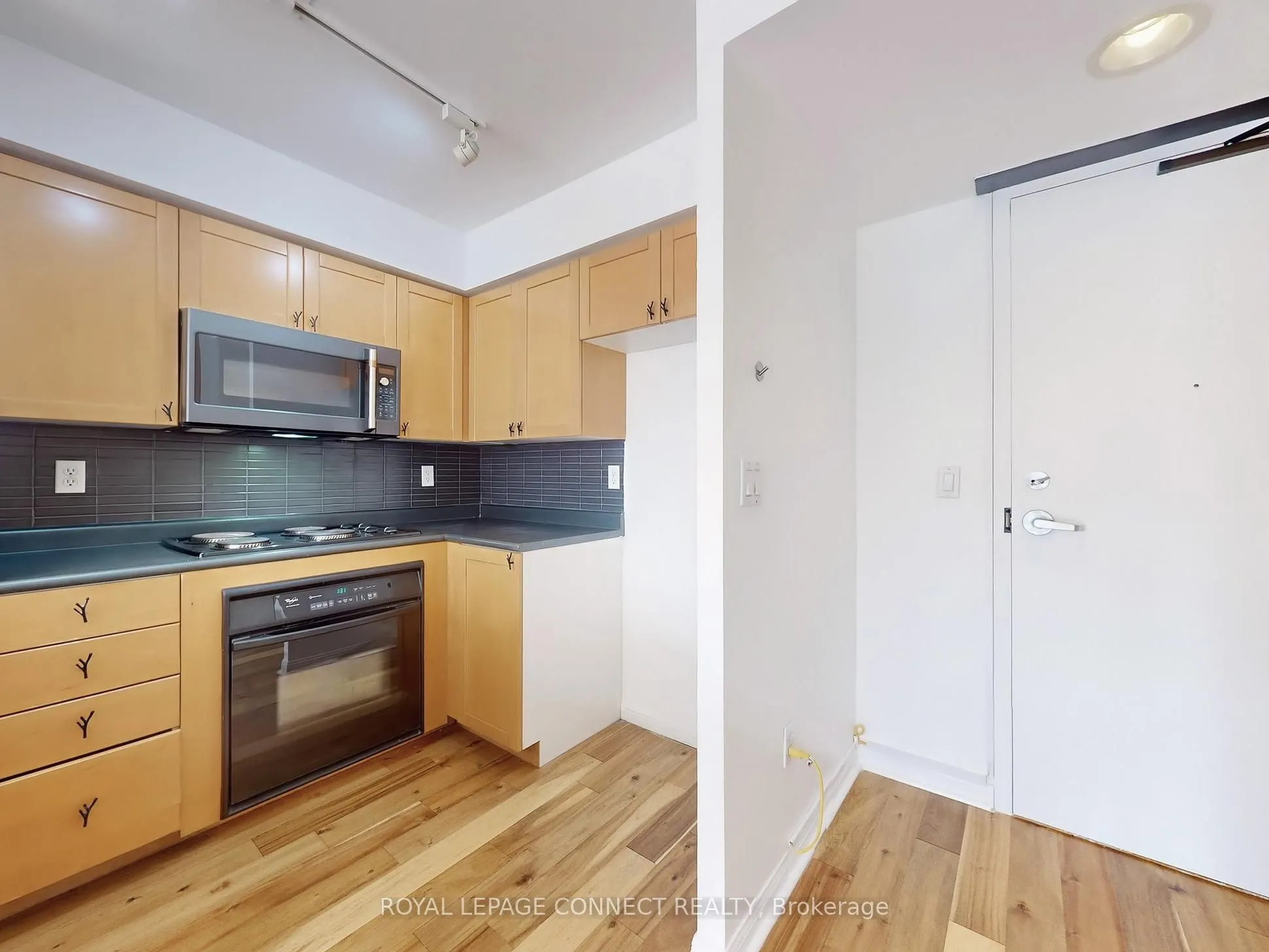 311 Richmond Street E, #809
