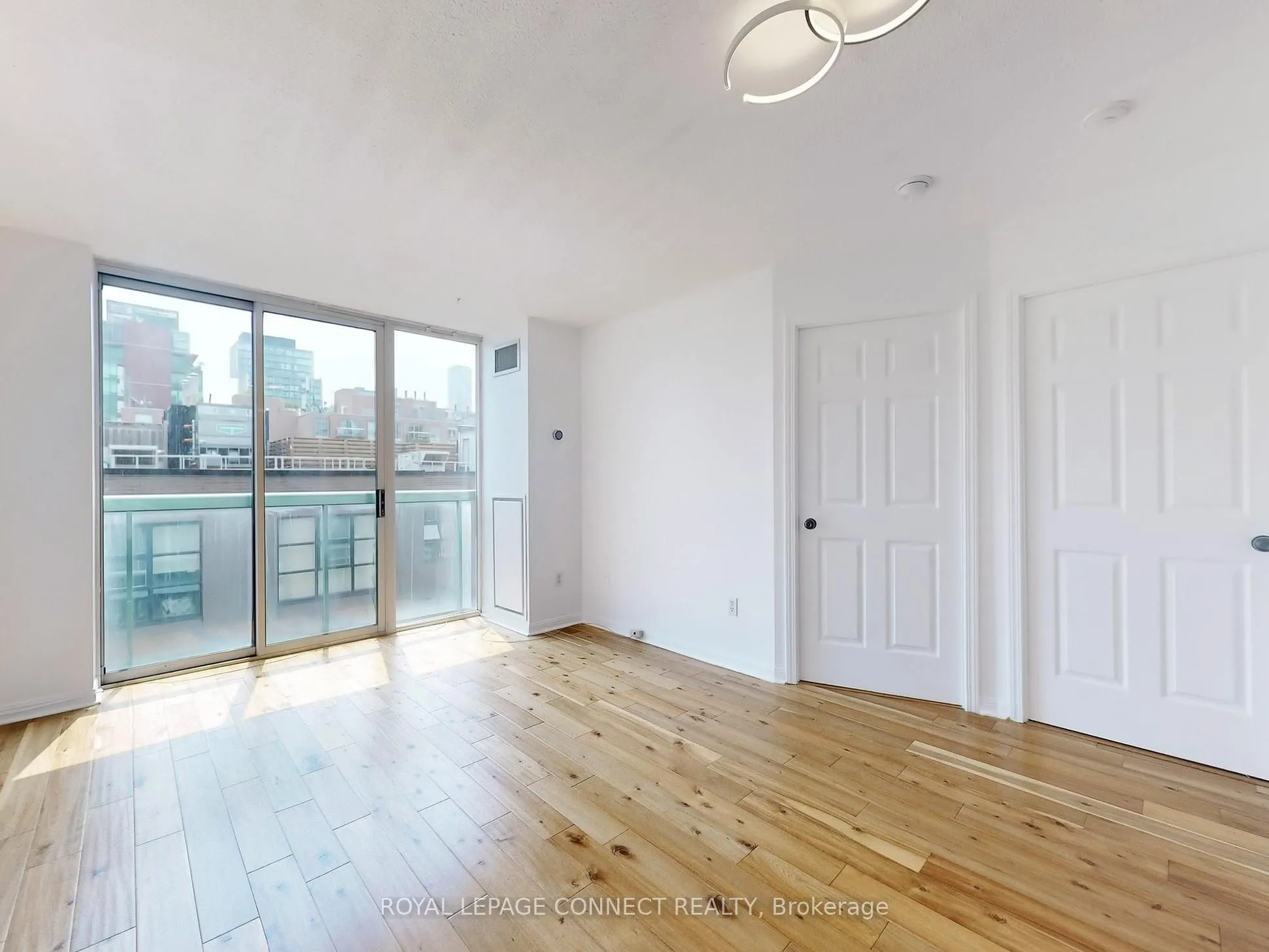 311 Richmond Street E, #809