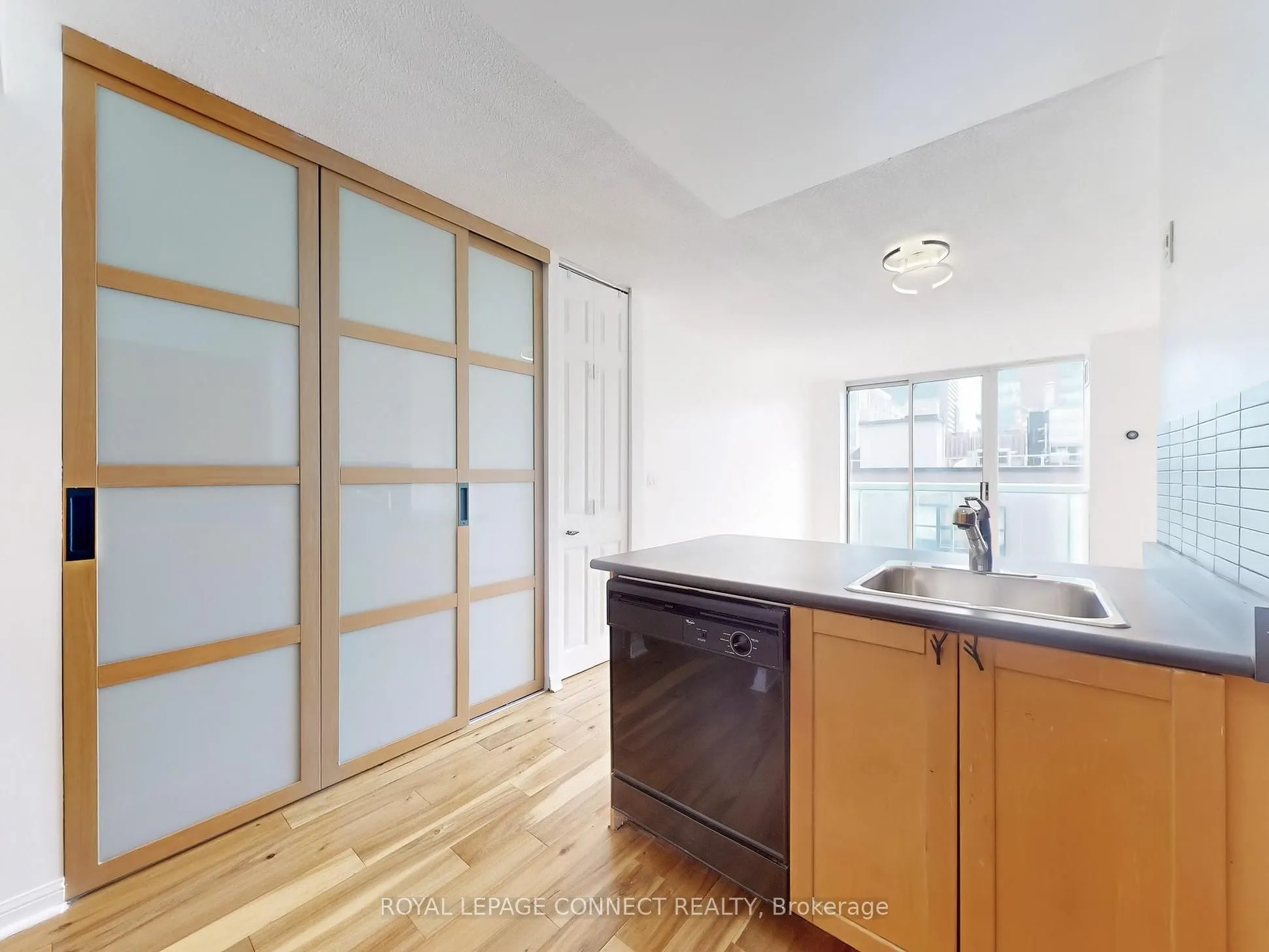 311 Richmond Street E, #809