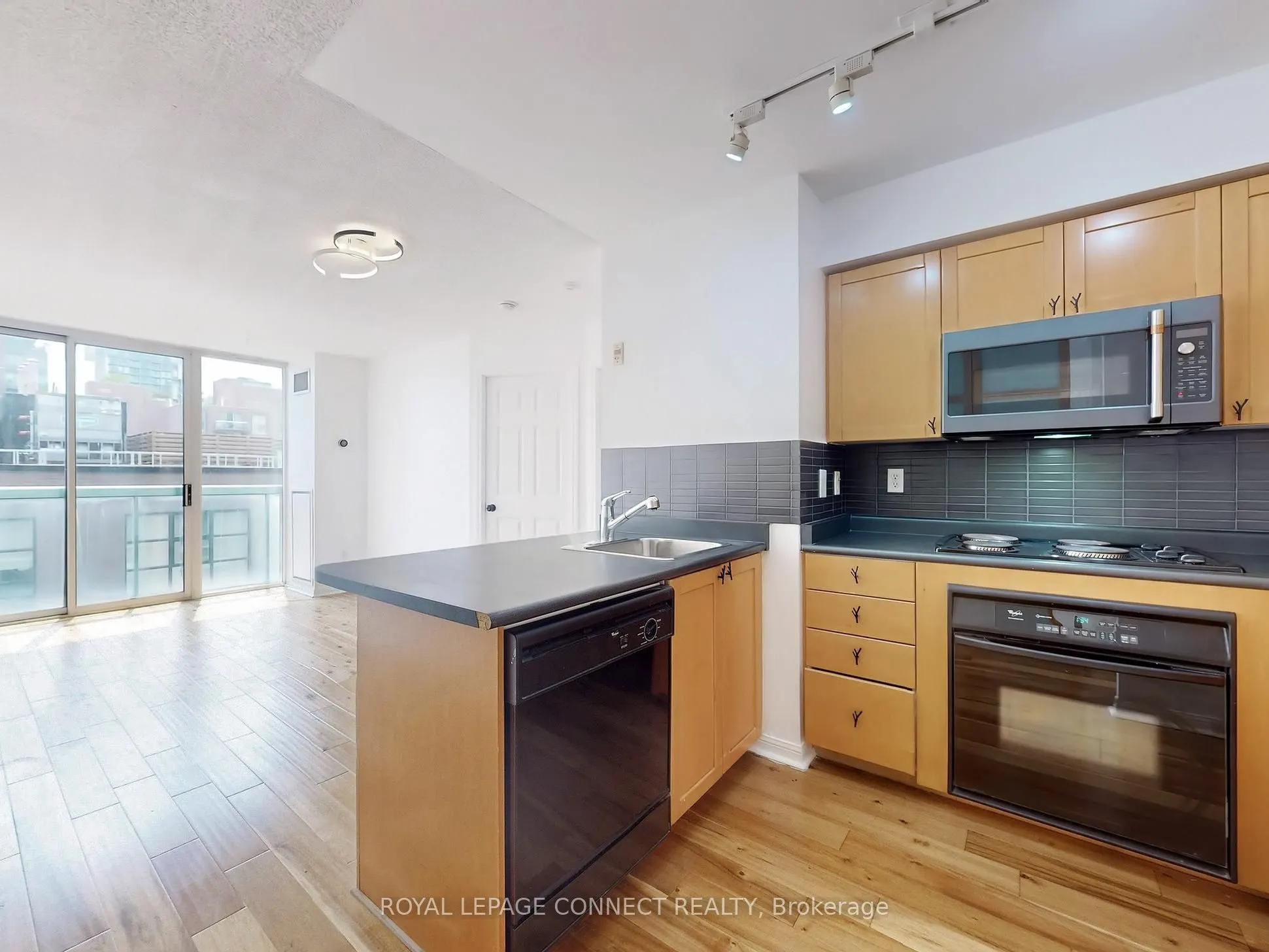 311 Richmond Street E, #809