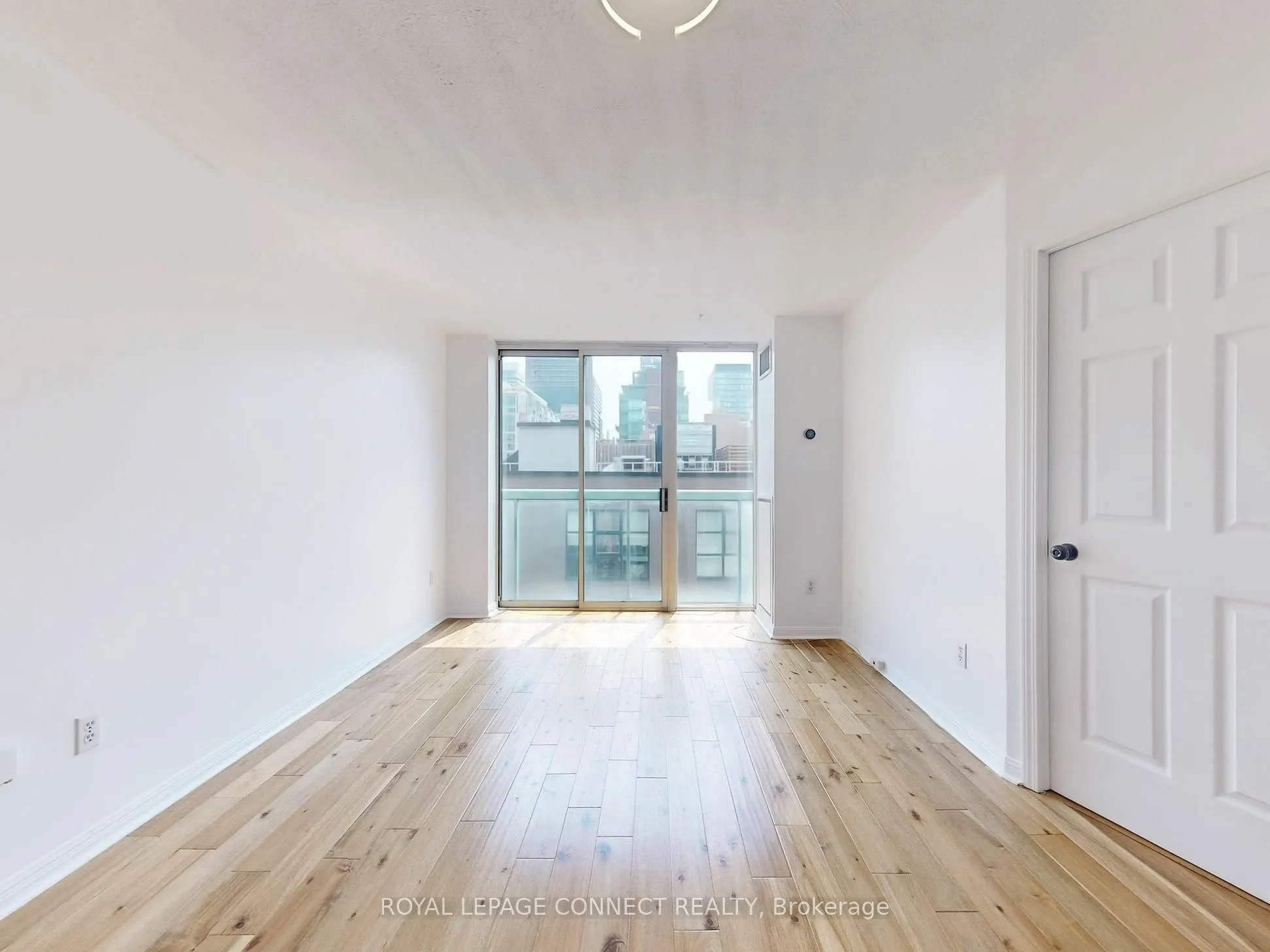 311 Richmond Street E, #809