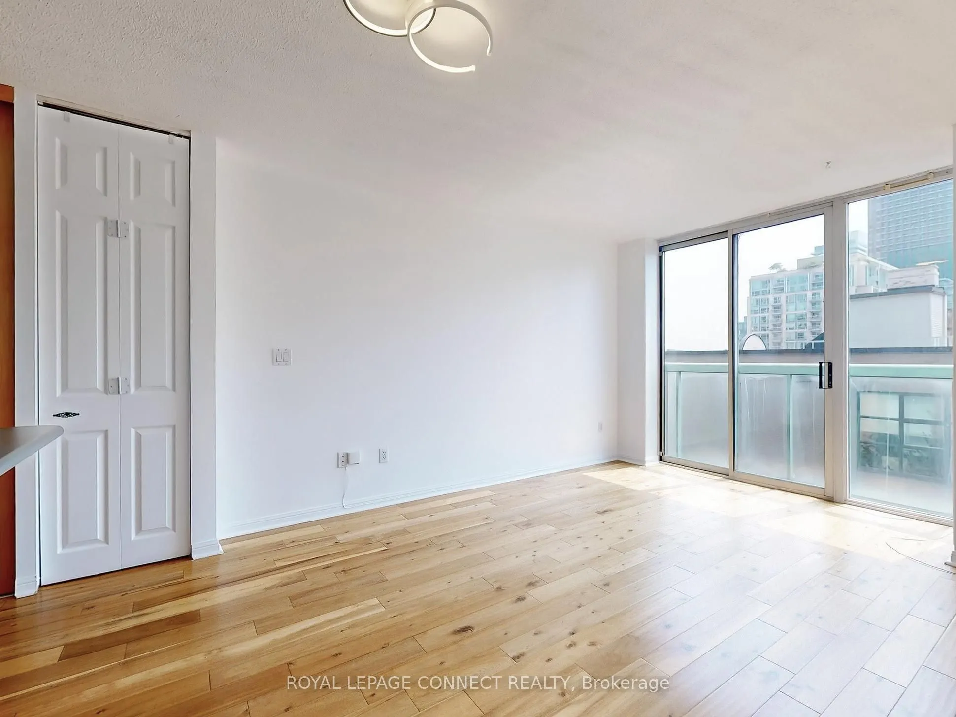 311 Richmond Street E, #809
