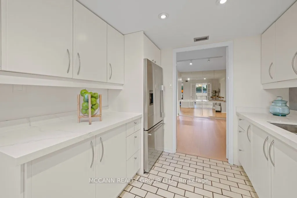 360 Bloor Street E, #301