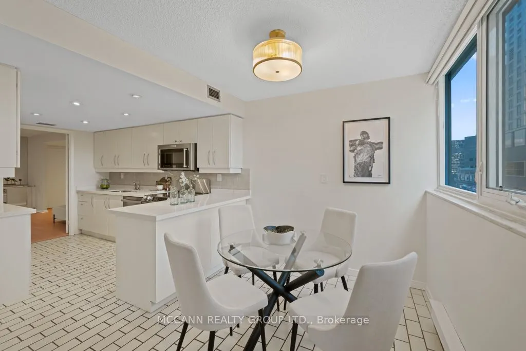 360 Bloor Street E, #301