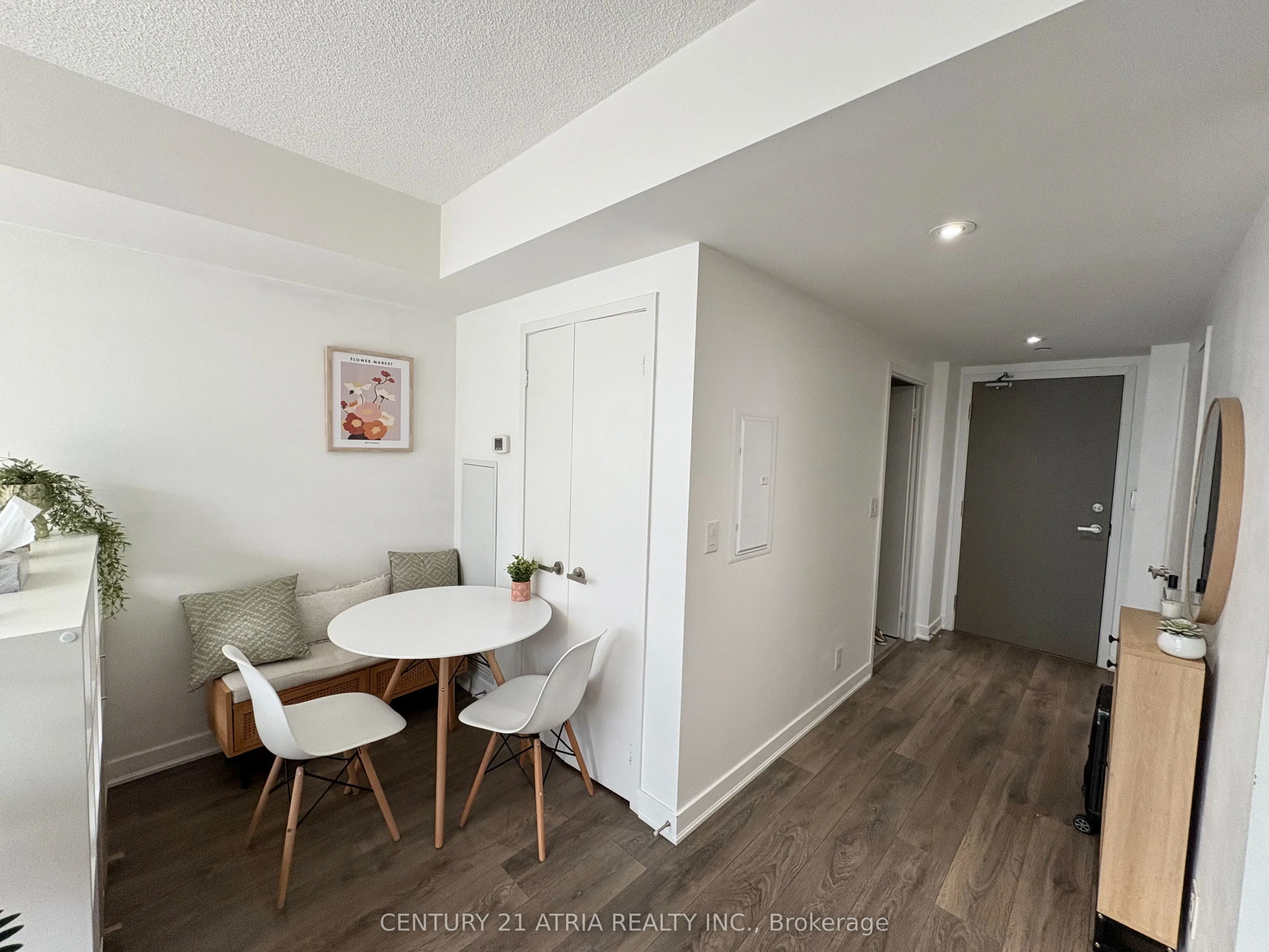 100 Harbour Street, #1008