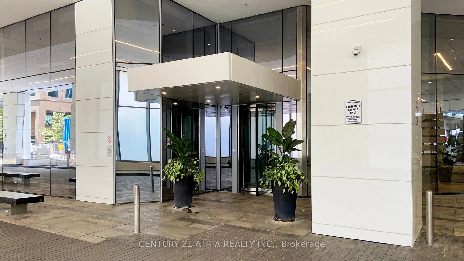 100 Harbour Street, #1008