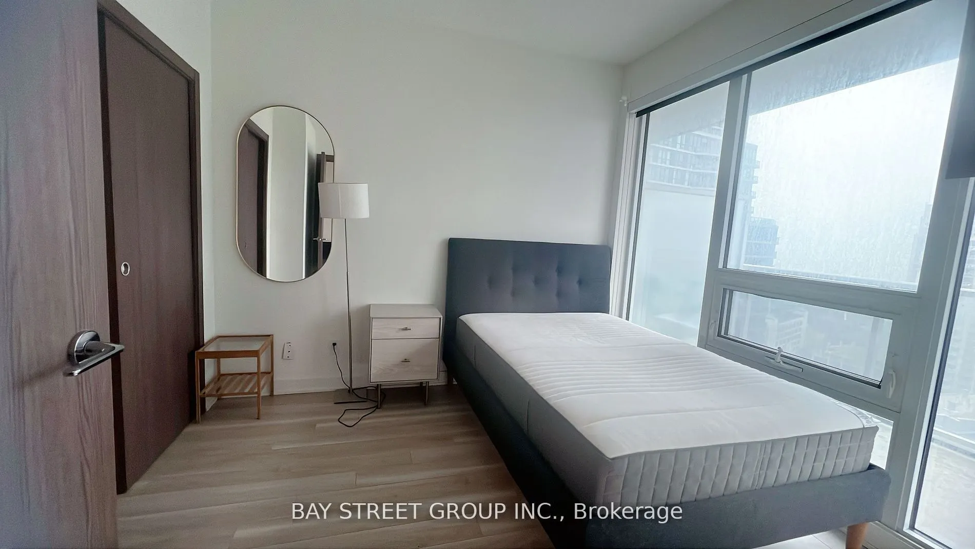 19 Bathurst Street, #2801