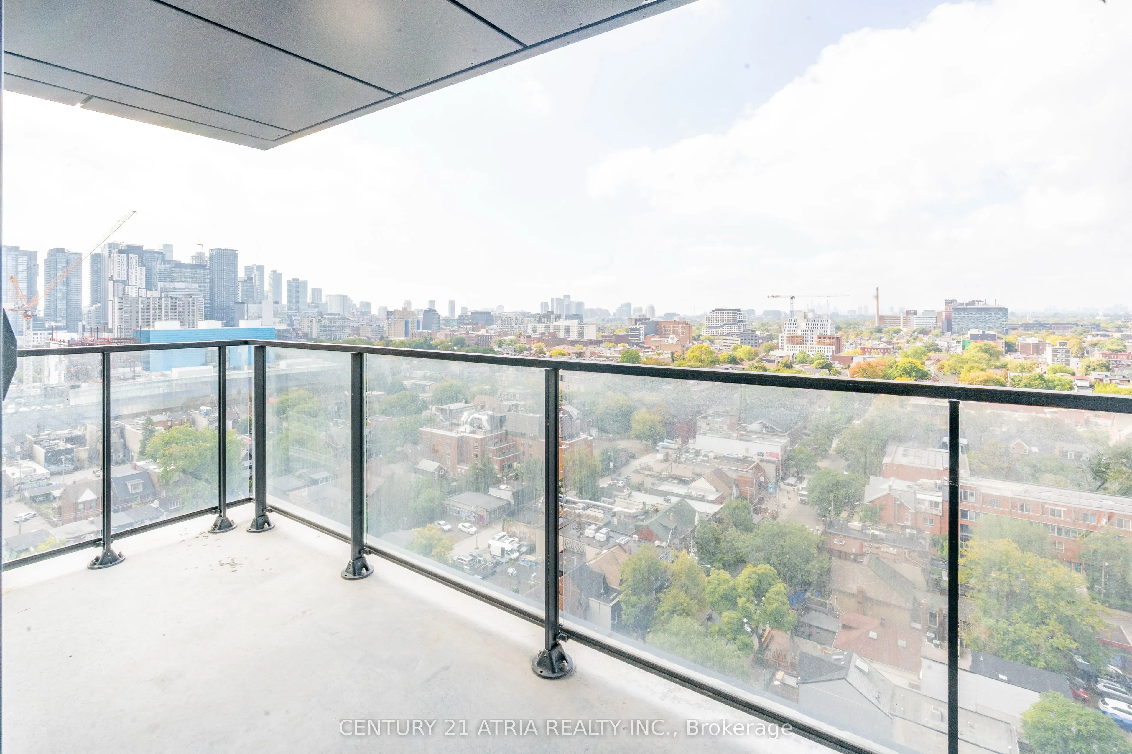 195 Mccaul Street, #1511