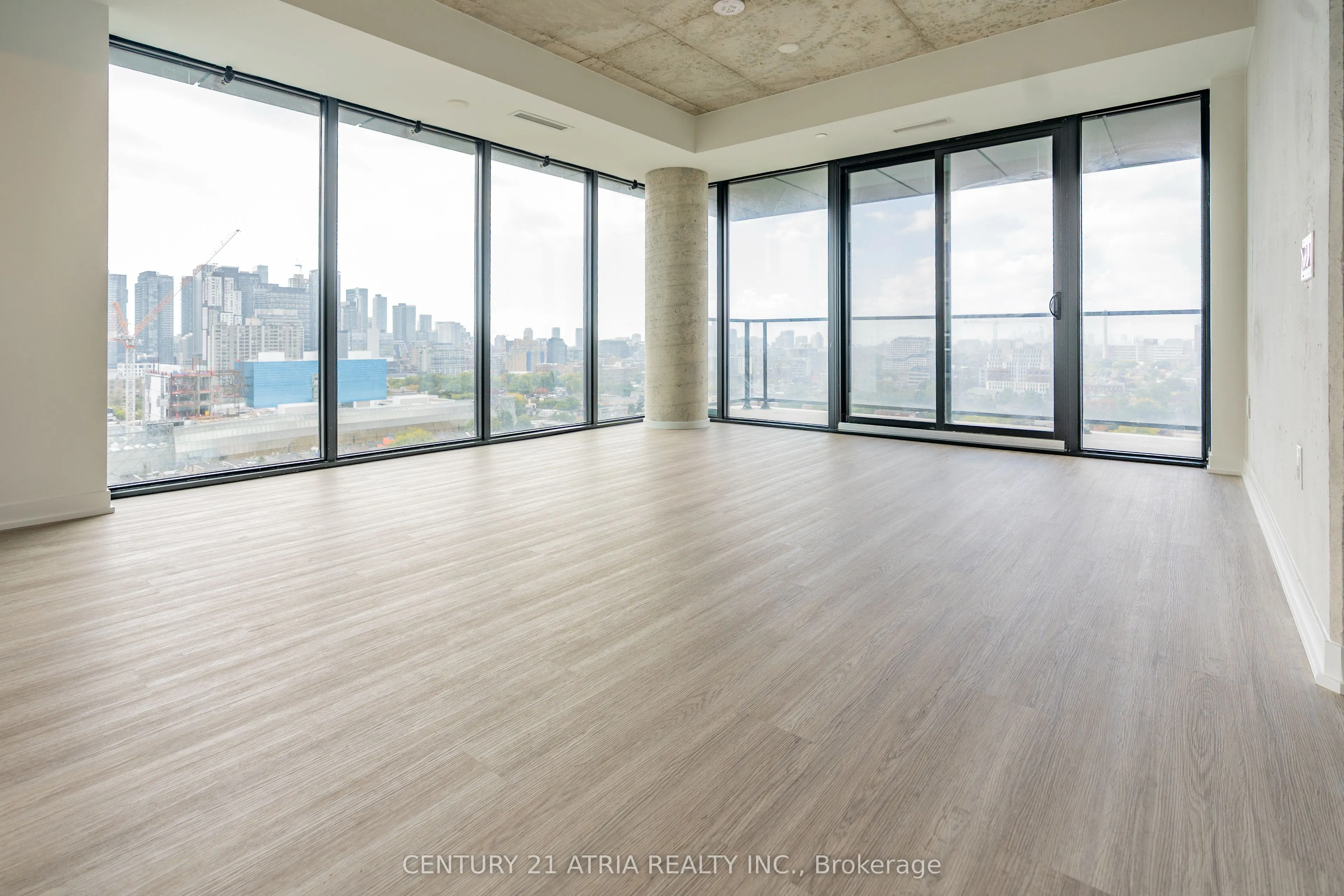 195 Mccaul Street, #1511