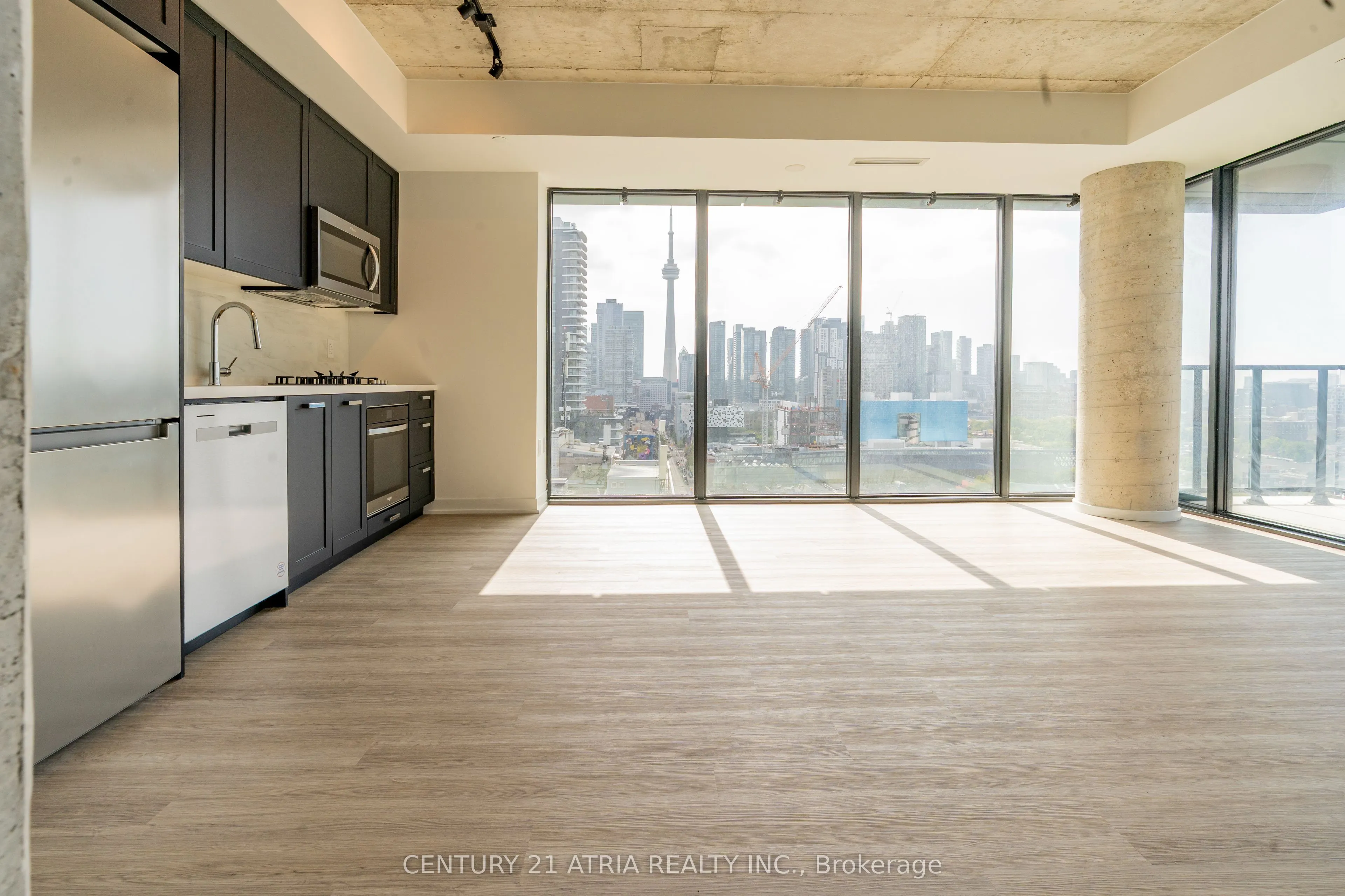 195 Mccaul Street, #1511