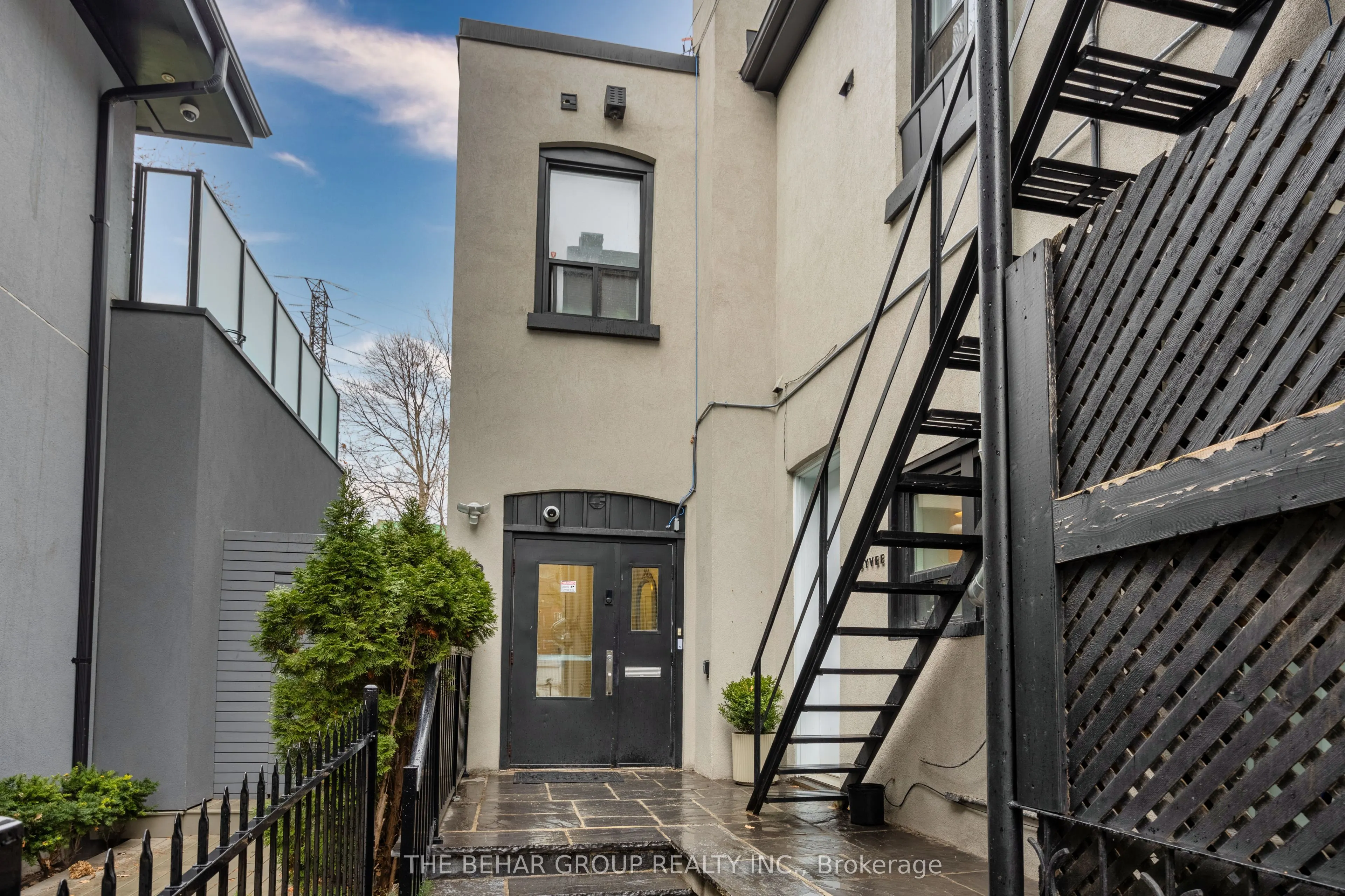 18 Dupont Street, #1