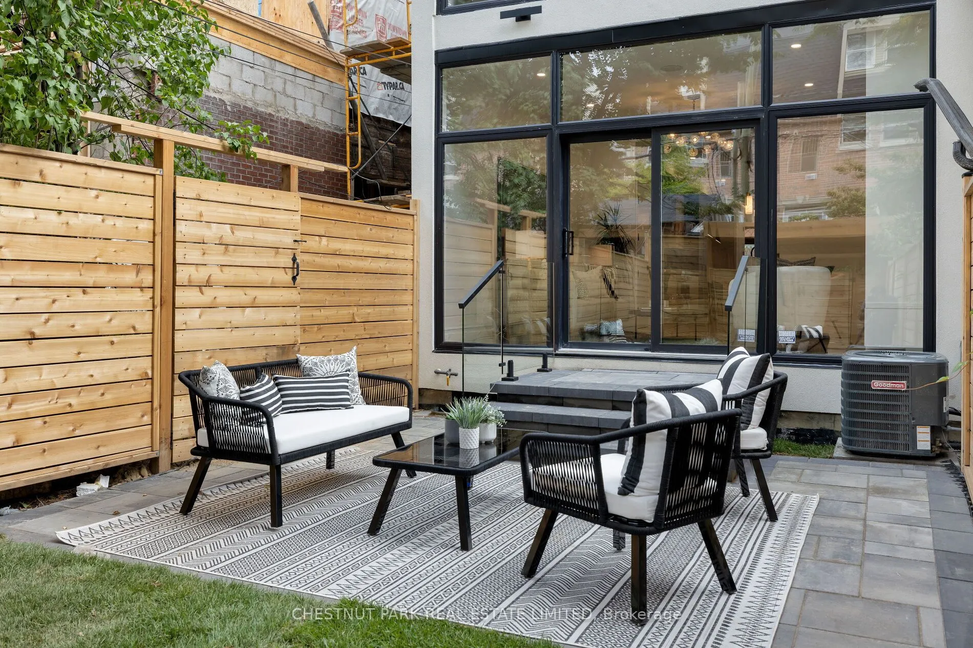 112 Givins Street