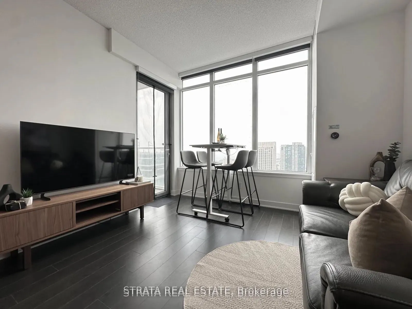 19 Bathurst Street, #3915
