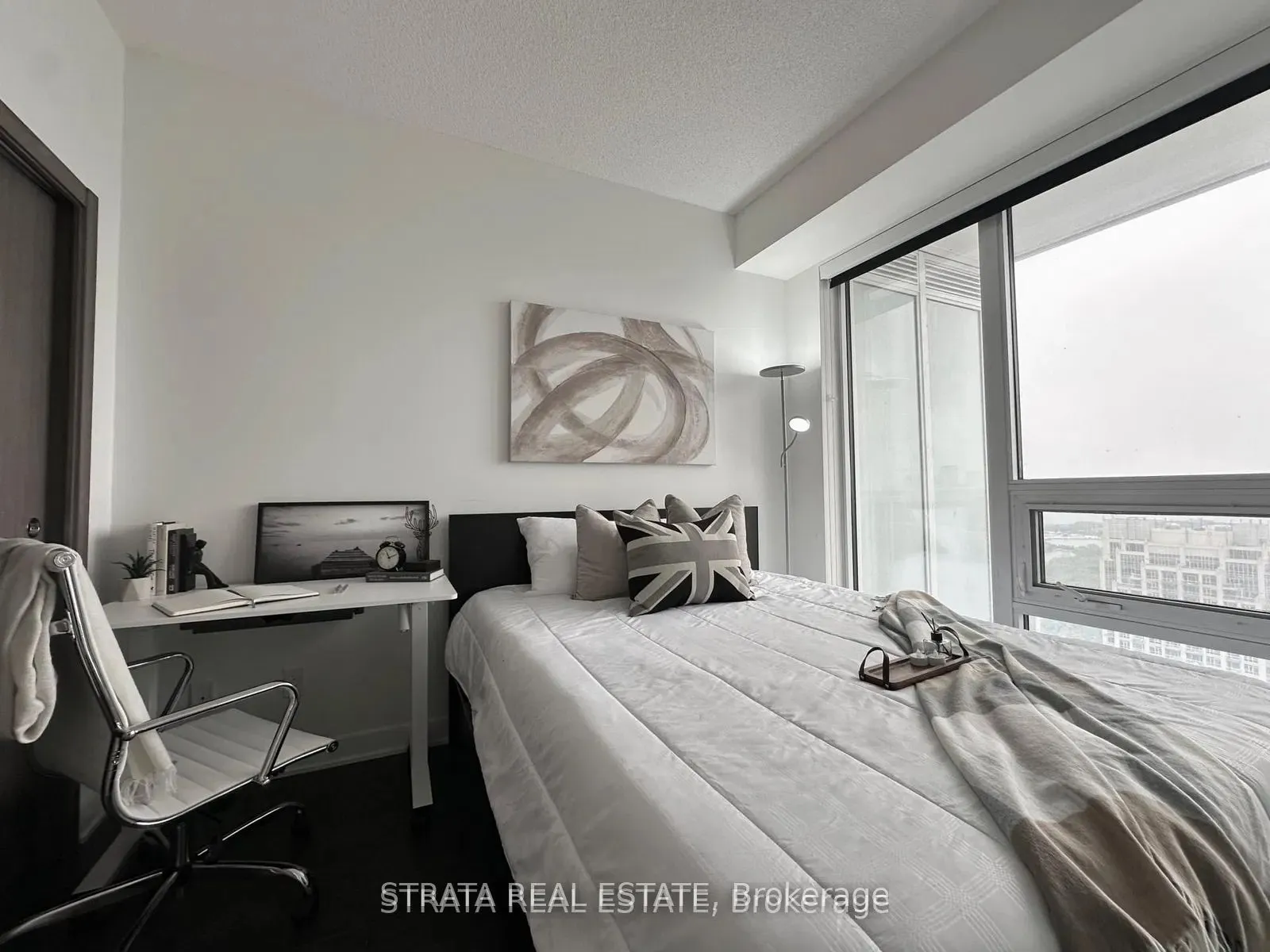 19 Bathurst Street, #3915
