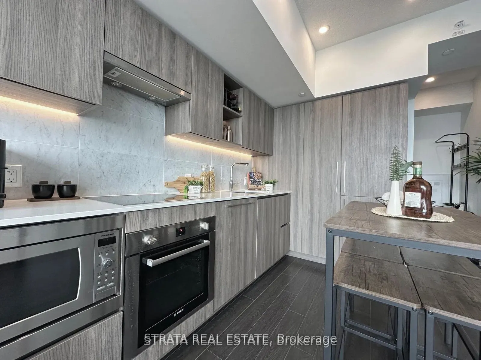 19 Bathurst Street, #3915